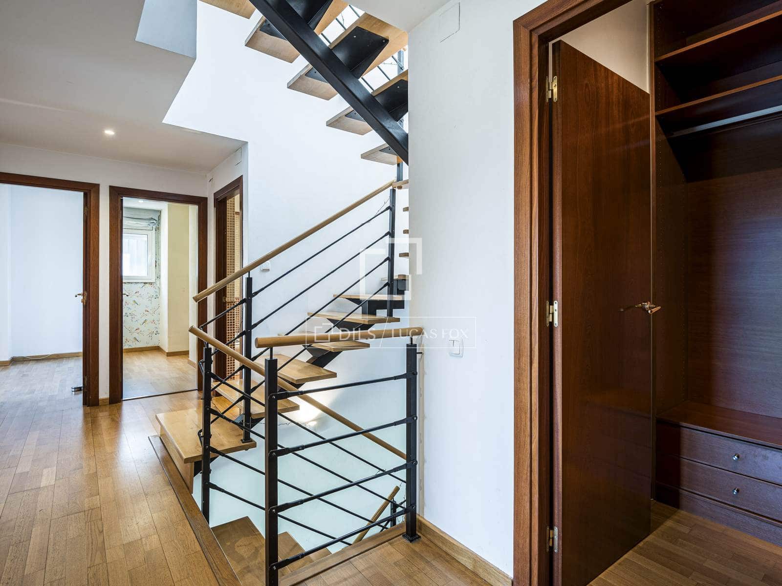 6 bedroom Villa for sale in Sant Cugat del Valles with pool garage - € 987,000 (Ref: 9793428)