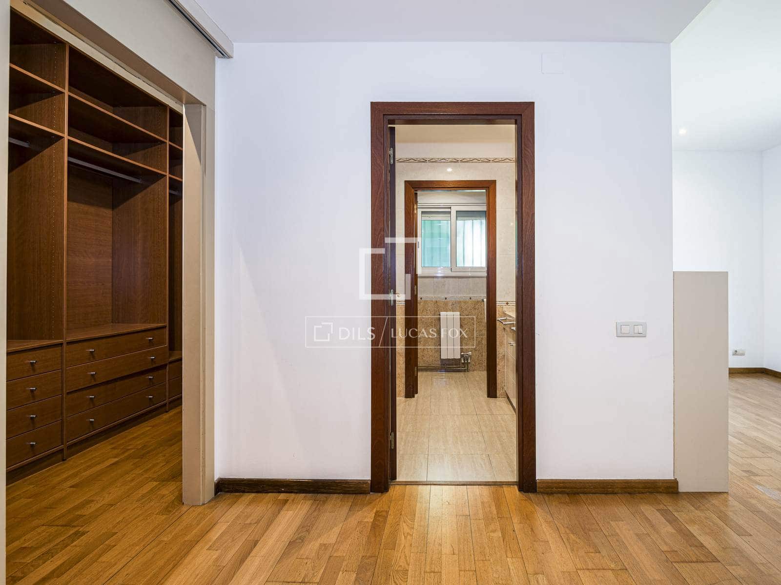 6 bedroom Villa for sale in Sant Cugat del Valles with pool garage - € 987,000 (Ref: 9793428)