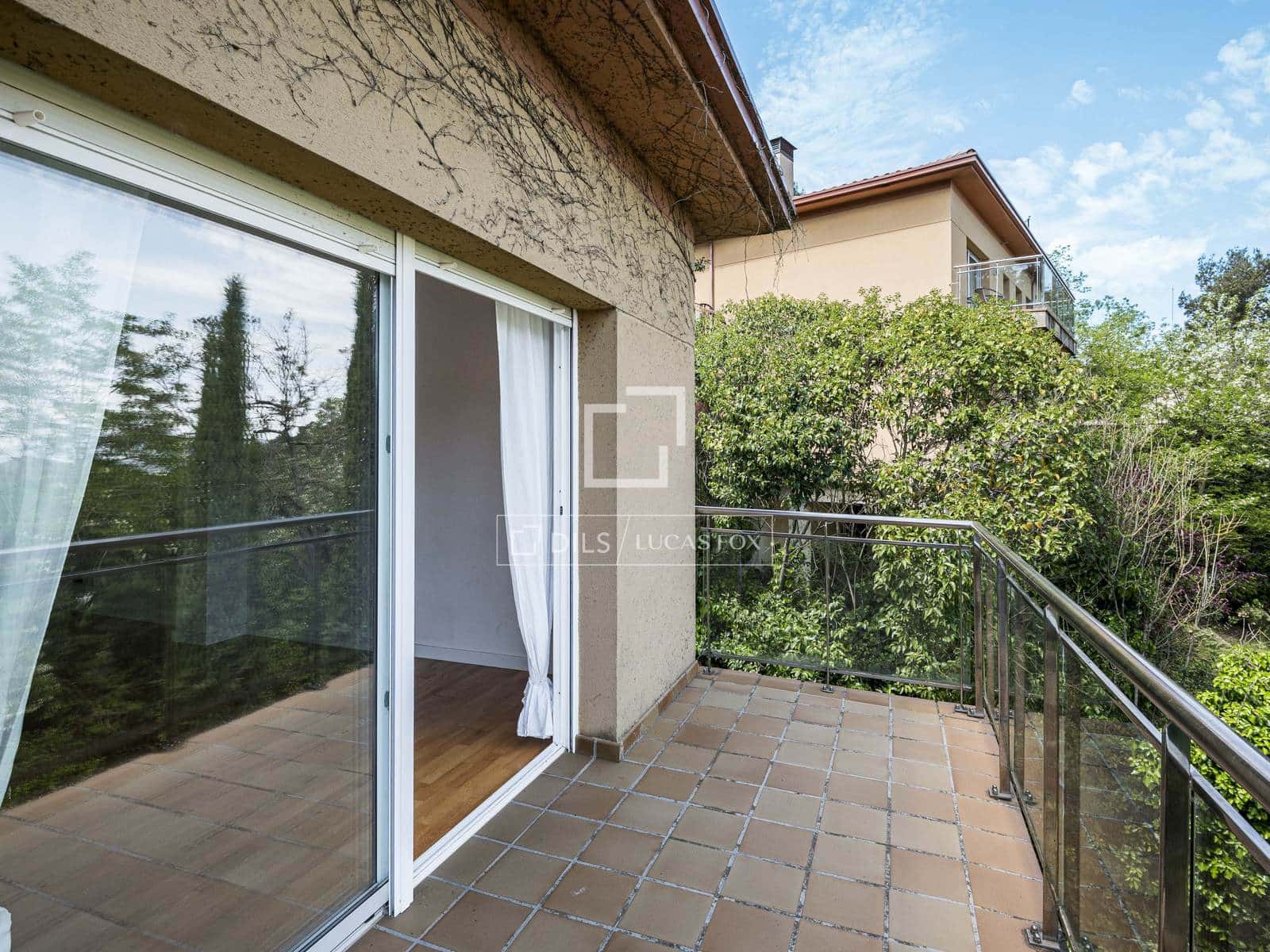 6 bedroom Villa for sale in Sant Cugat del Valles with pool garage - € 987,000 (Ref: 9793428)