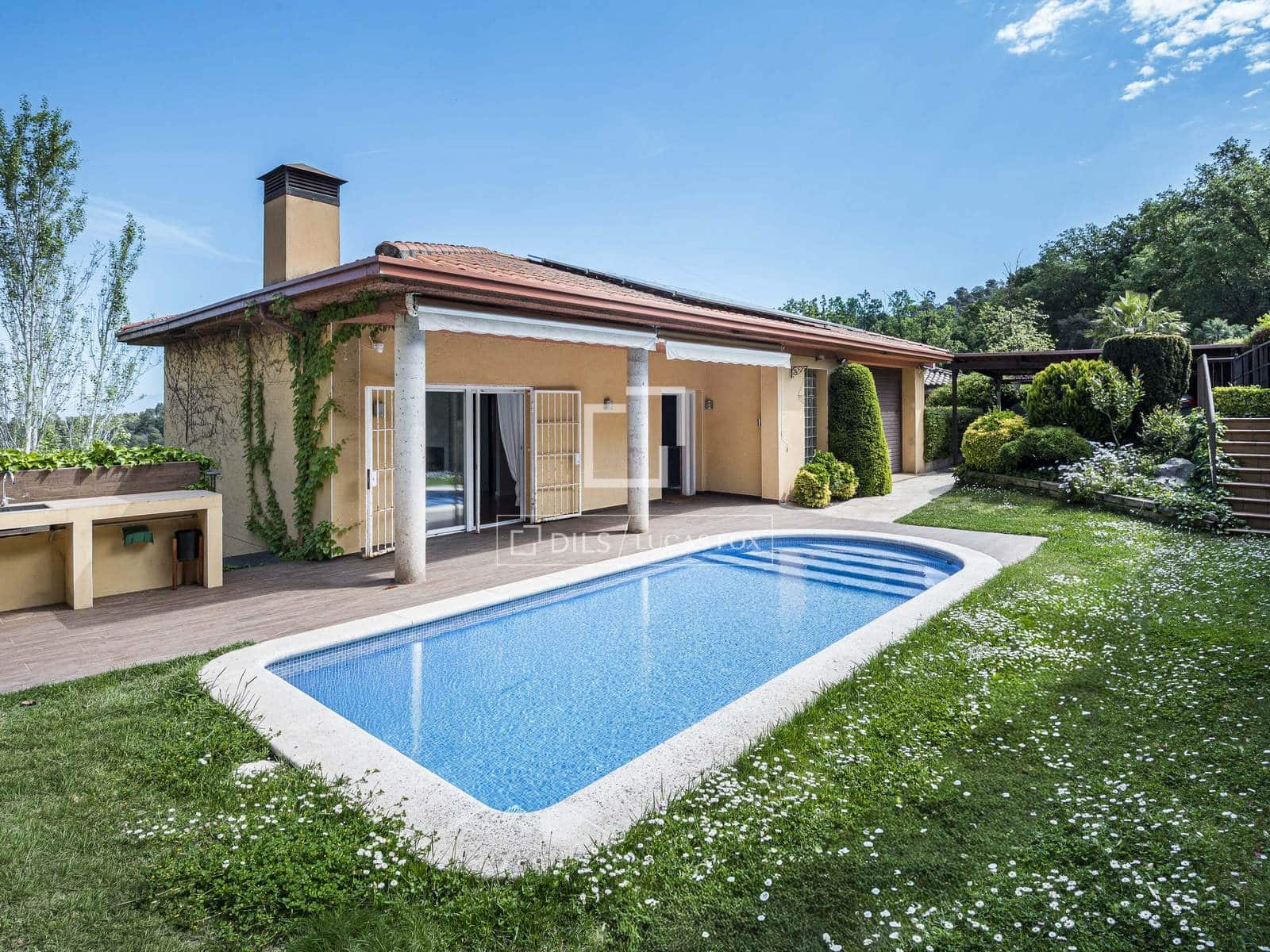 6 bedroom Villa for sale in Sant Cugat del Valles with pool garage - € 987,000 (Ref: 9793428)