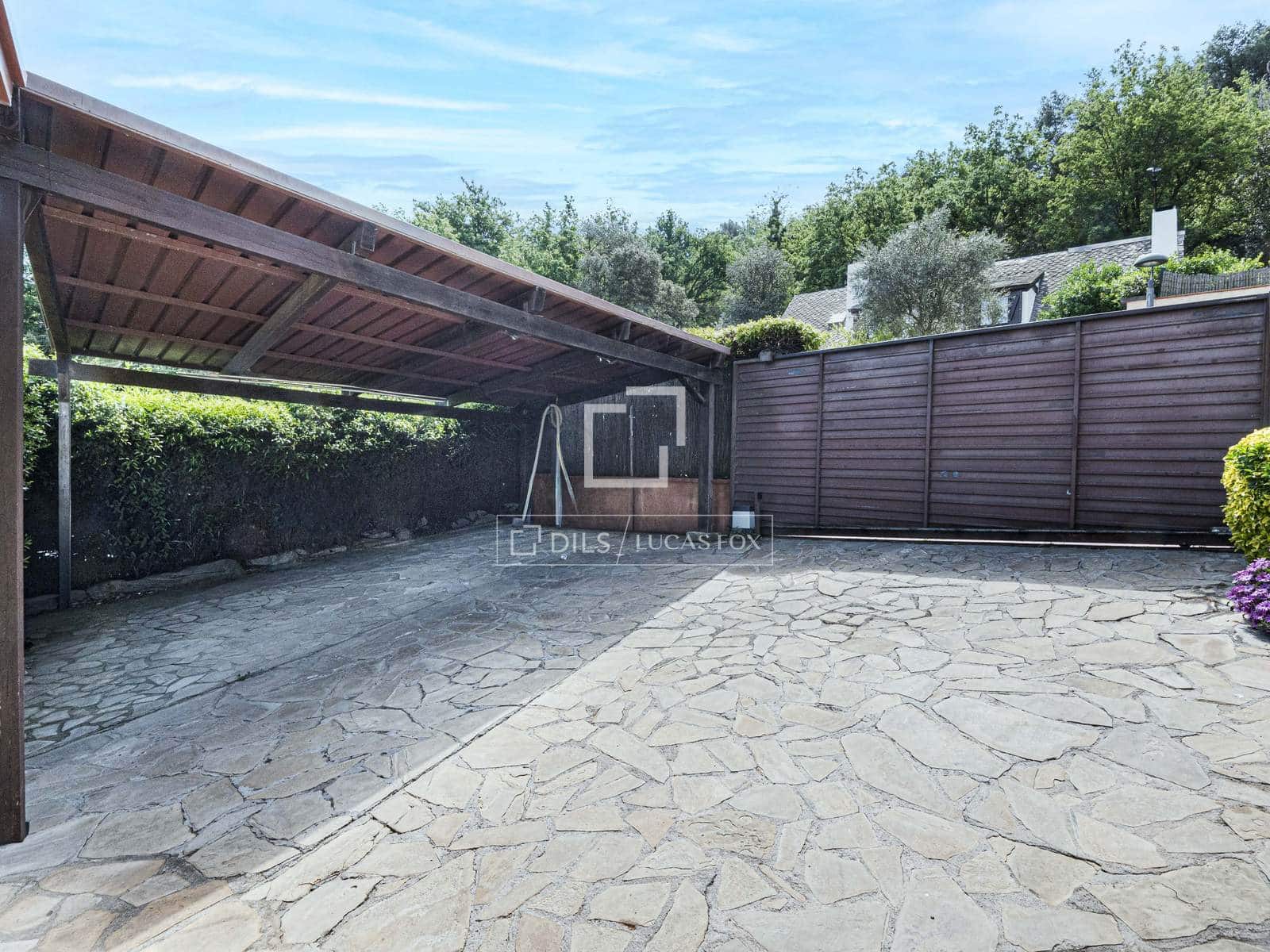 6 bedroom Villa for sale in Sant Cugat del Valles with pool garage - € 987,000 (Ref: 9793428)