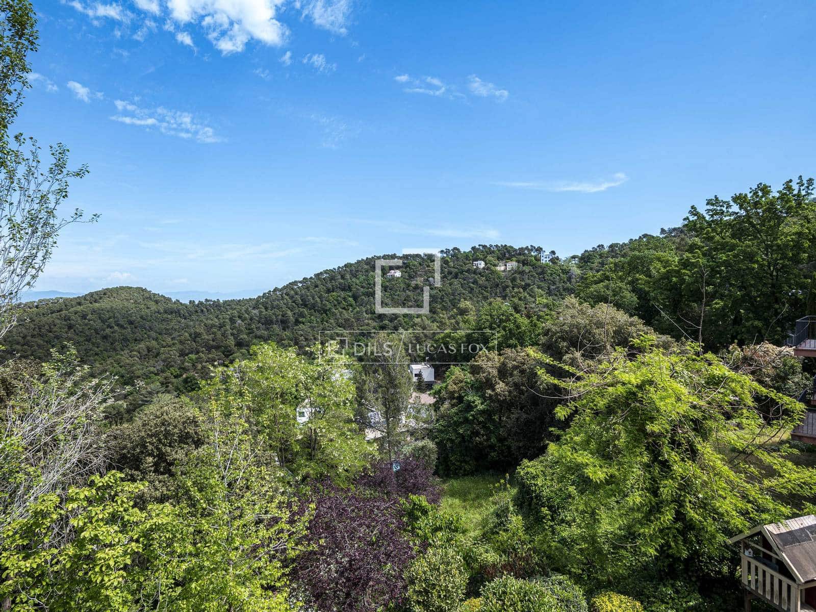 6 bedroom Villa for sale in Sant Cugat del Valles with pool garage - € 987,000 (Ref: 9793428)