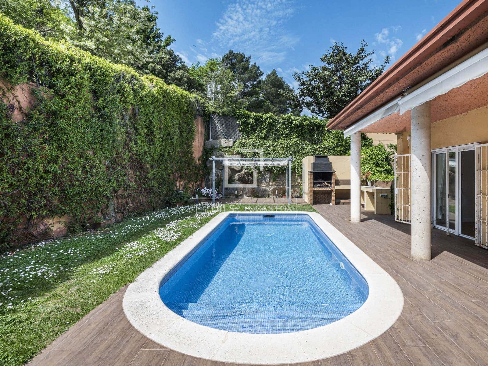 6 bedroom Villa for sale in Sant Cugat del Valles with pool garage - € 987,000 (Ref: 9793428)