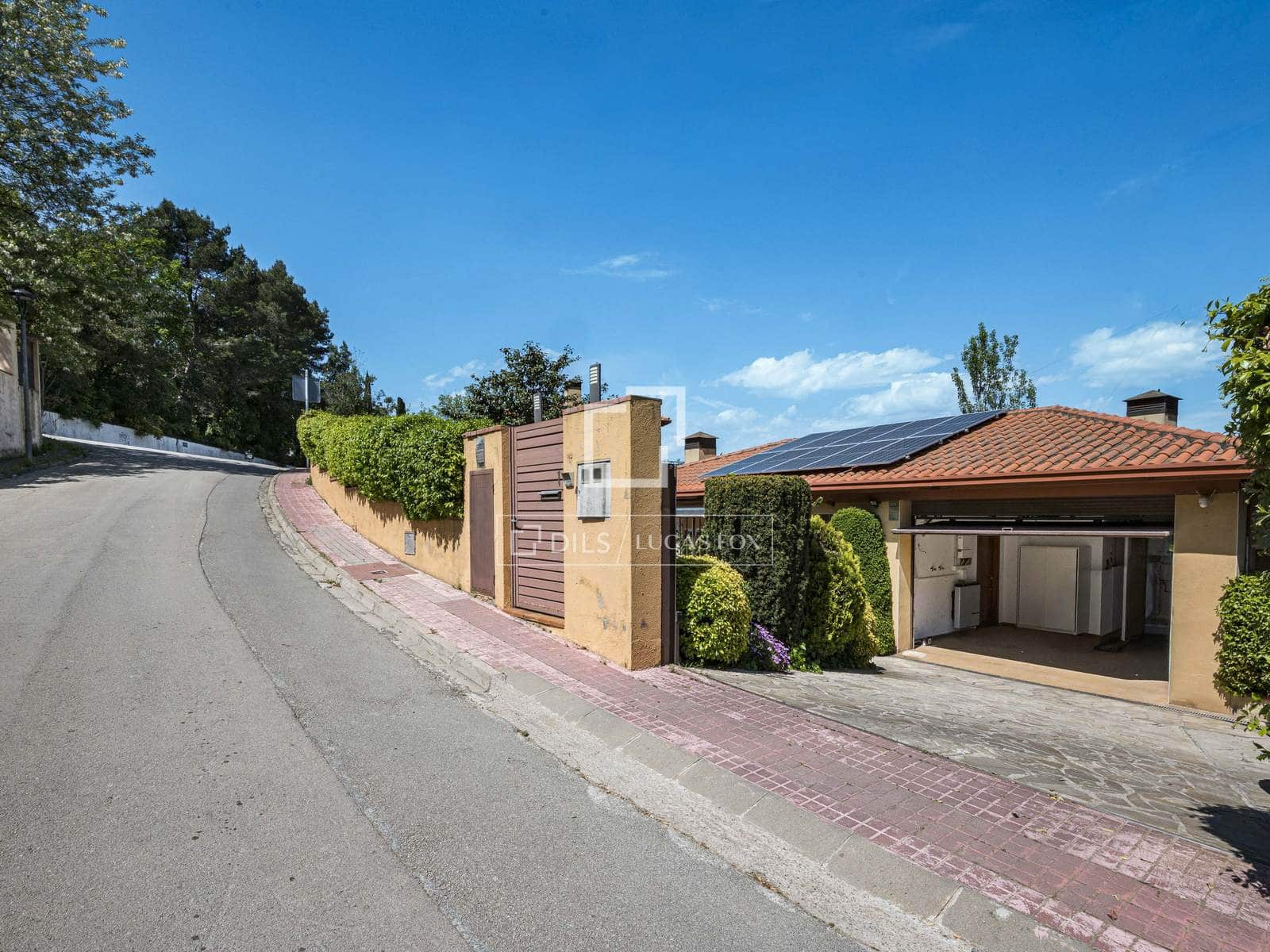 6 bedroom Villa for sale in Sant Cugat del Valles with pool garage - € 987,000 (Ref: 9793428)