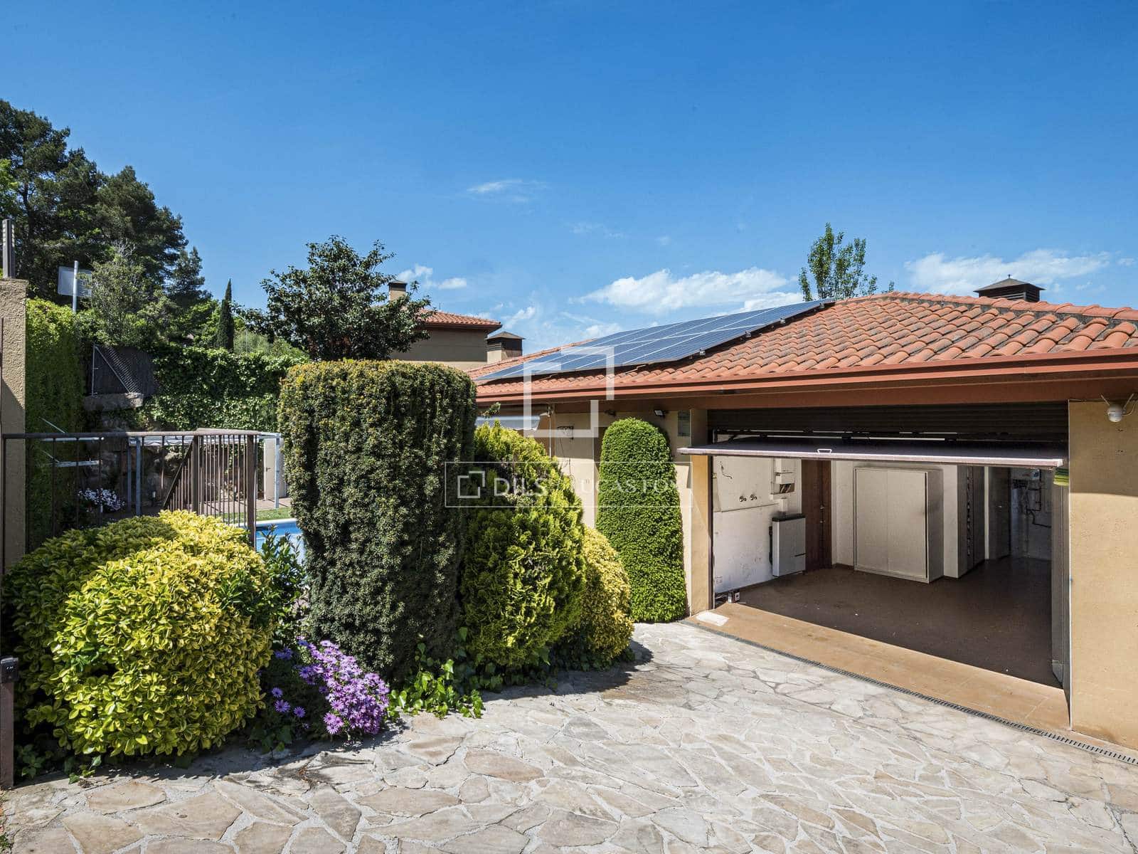 6 bedroom Villa for sale in Sant Cugat del Valles with pool garage - € 987,000 (Ref: 9793428)