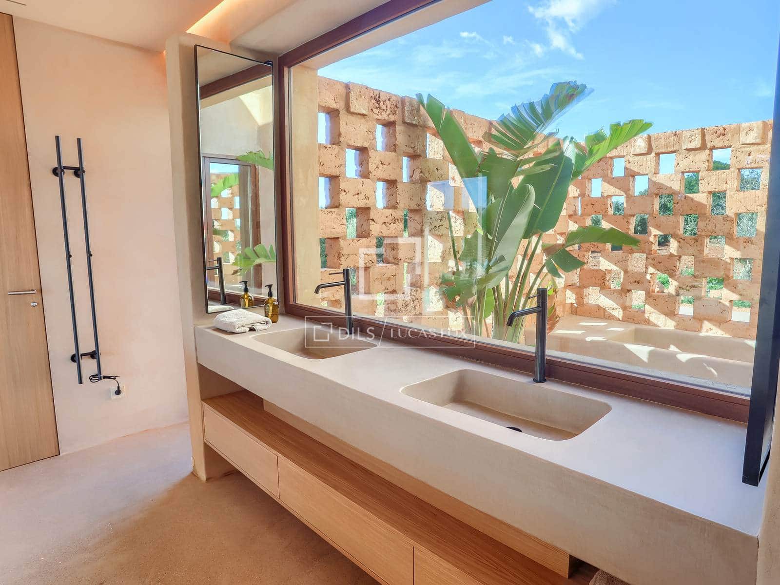 4 bedroom Finca/Country House for sale in Felanitx with pool garage - € 2,650,000 (Ref: 9793586)