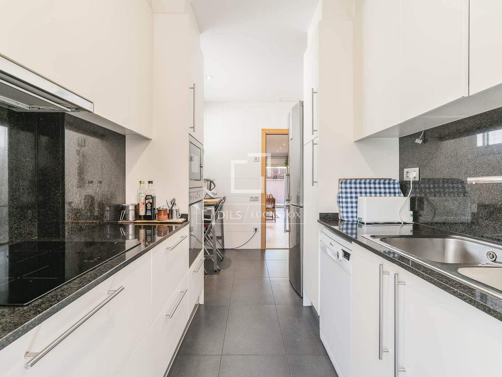 3 sypialnia Apartament na sprzedaż w Miasto Barcelona z basenem garażem - 675 000 € (Ref: 9793639)