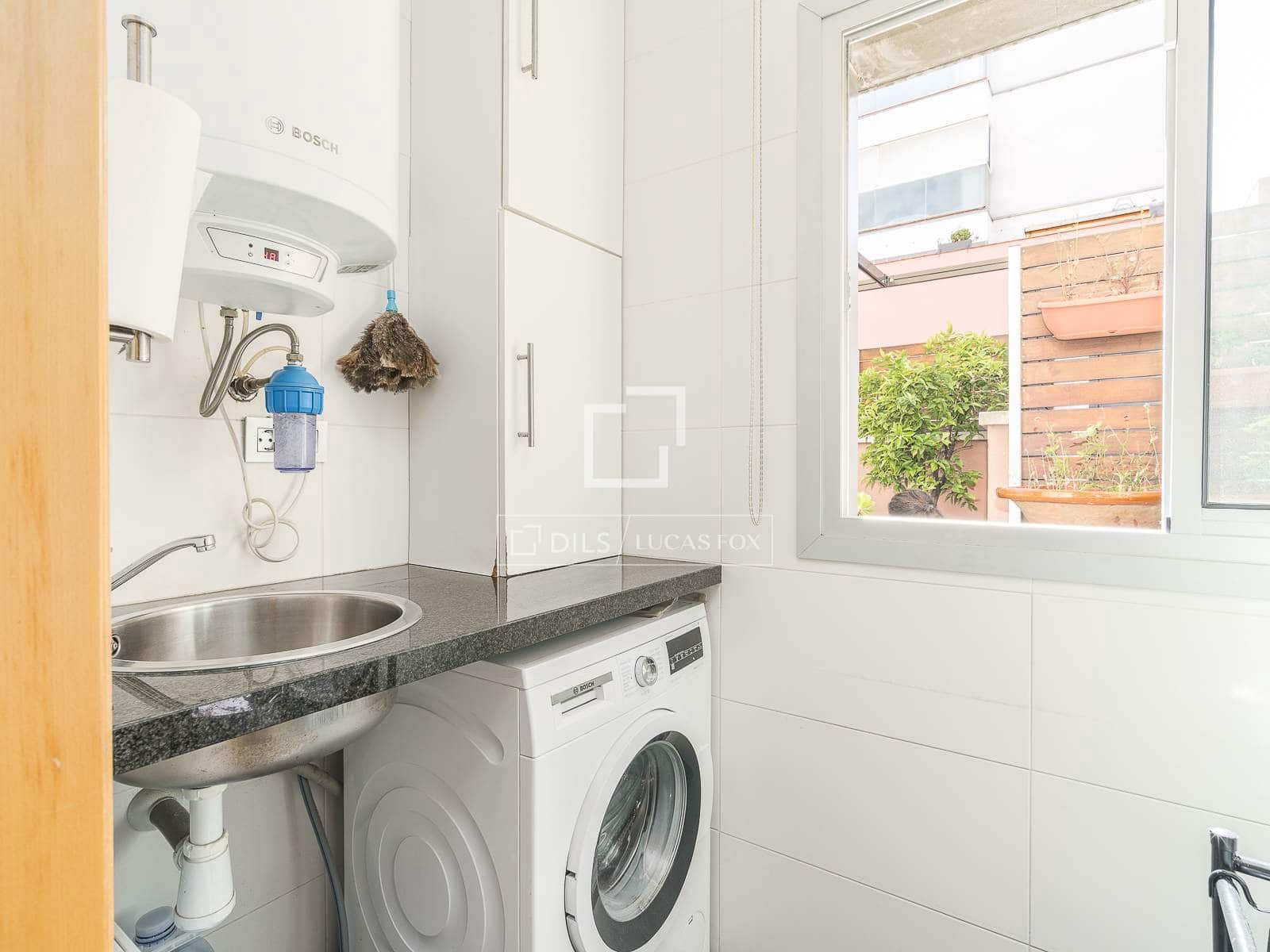 3 sypialnia Apartament na sprzedaż w Miasto Barcelona z basenem garażem - 675 000 € (Ref: 9793639)