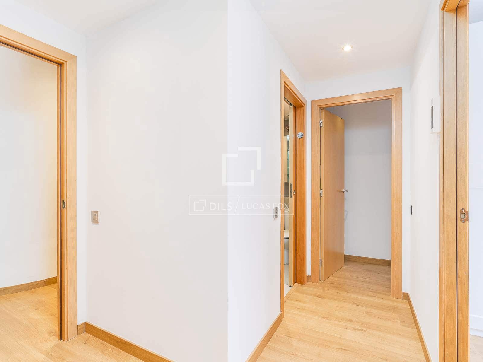3 sypialnia Apartament na sprzedaż w Miasto Barcelona z basenem garażem - 675 000 € (Ref: 9793639)