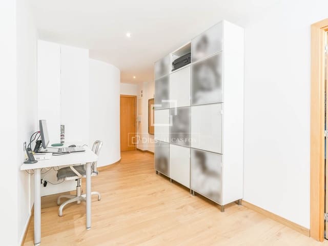 3 soverom Leilighet til salgs i Hostafrancs, Barcelona by med svømmebasseng garasje - € 675 000 (Ref: 9793639)