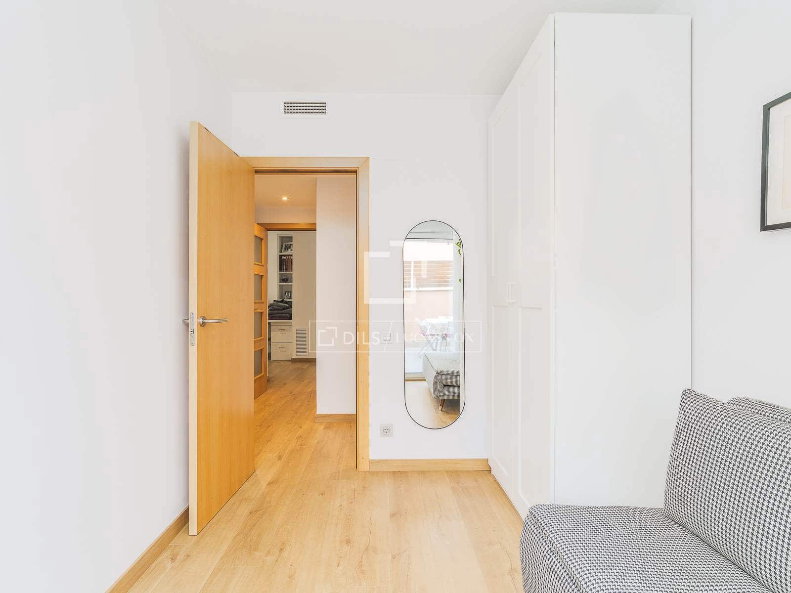 3 sypialnia Apartament na sprzedaż w Miasto Barcelona z basenem garażem - 675 000 € (Ref: 9793639)