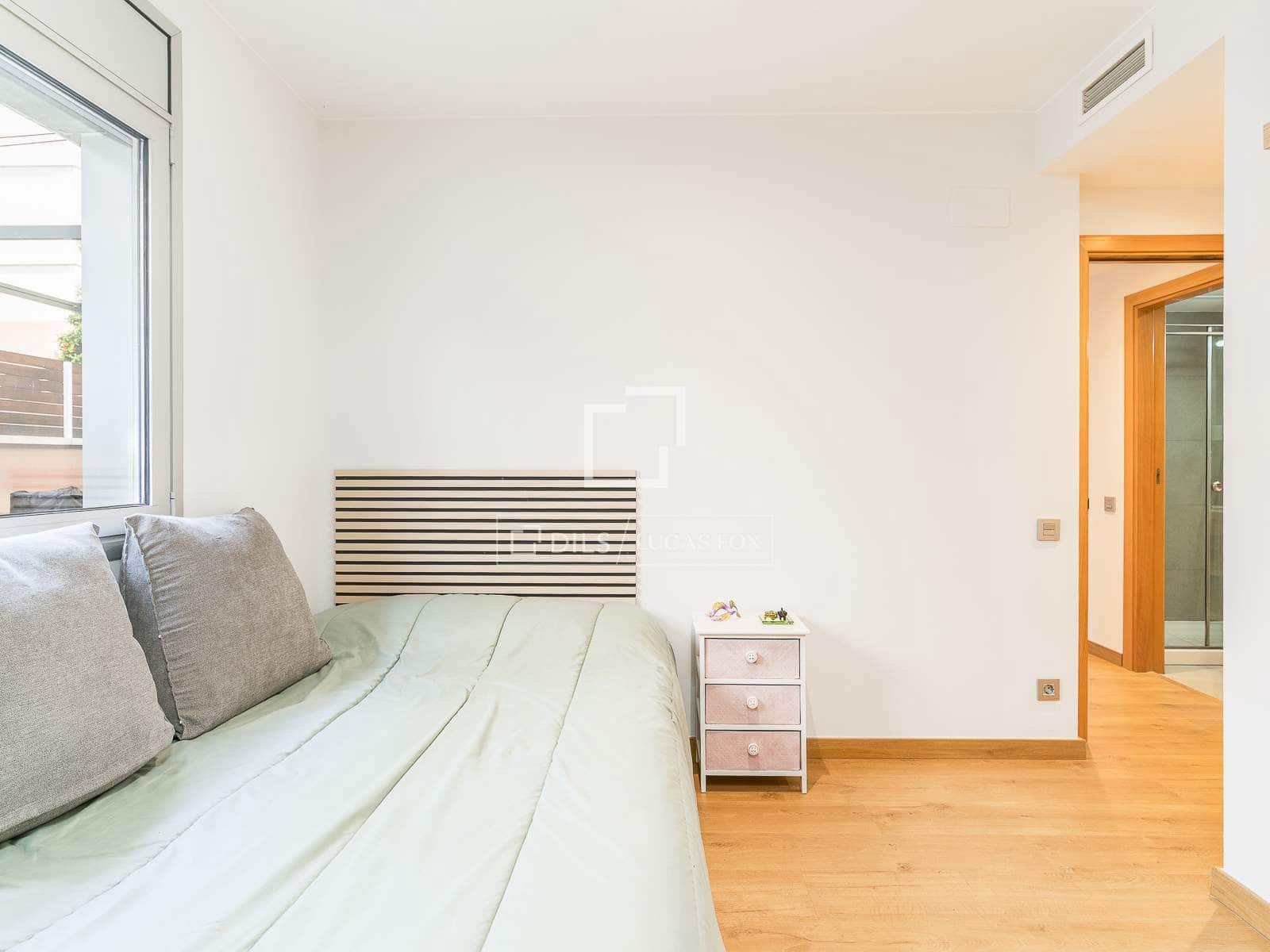 3 sypialnia Apartament na sprzedaż w Miasto Barcelona z basenem garażem - 675 000 € (Ref: 9793639)