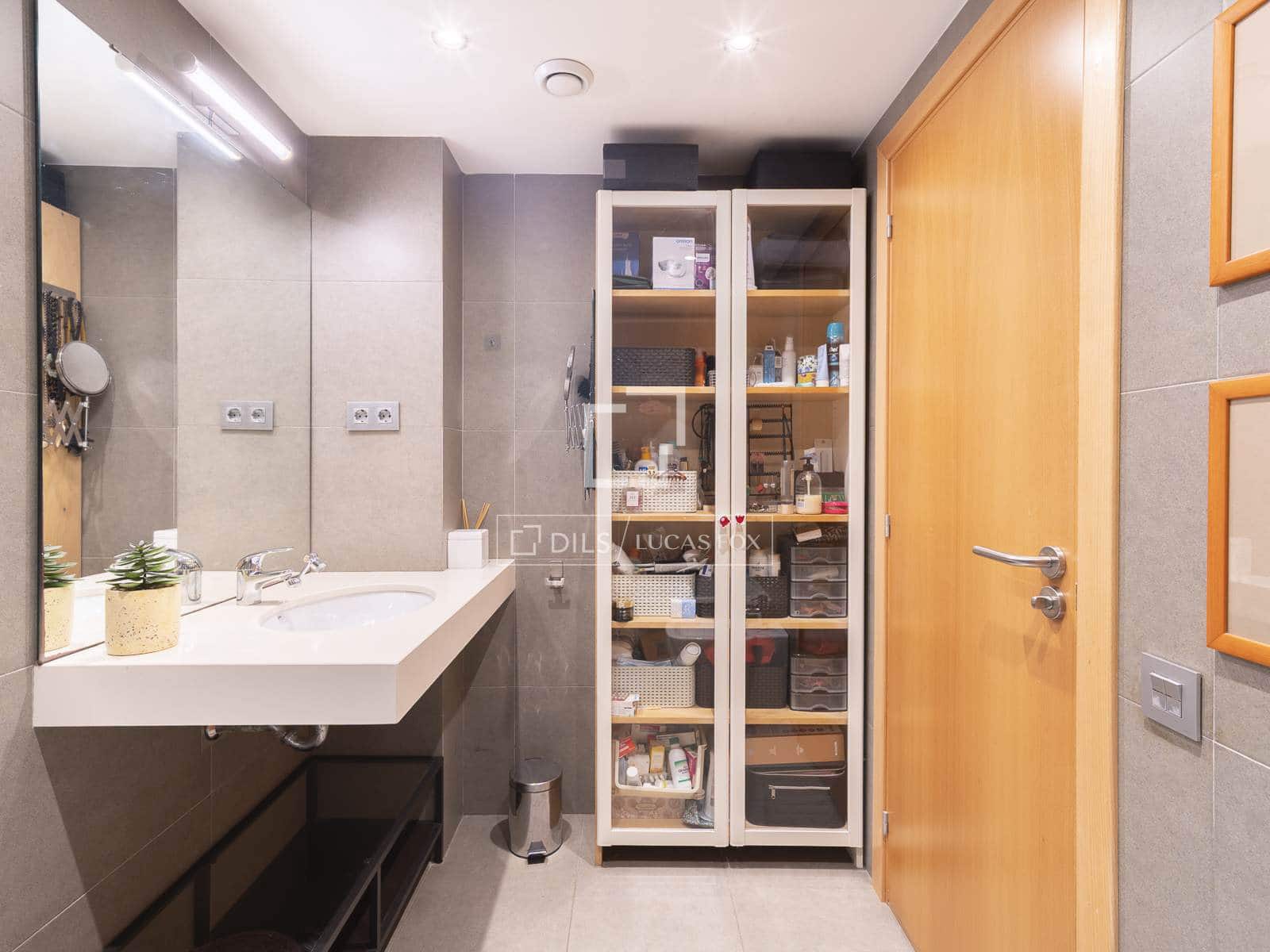 3 sypialnia Apartament na sprzedaż w Miasto Barcelona z basenem garażem - 675 000 € (Ref: 9793639)