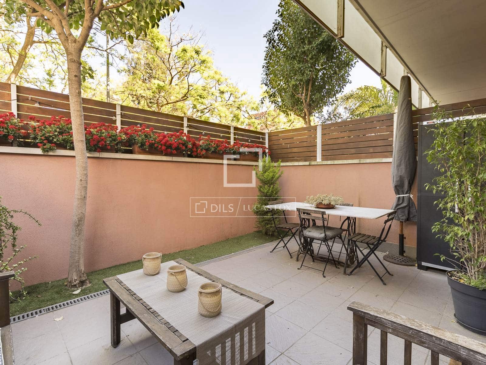 3 sypialnia Apartament na sprzedaż w Miasto Barcelona z basenem garażem - 675 000 € (Ref: 9793639)