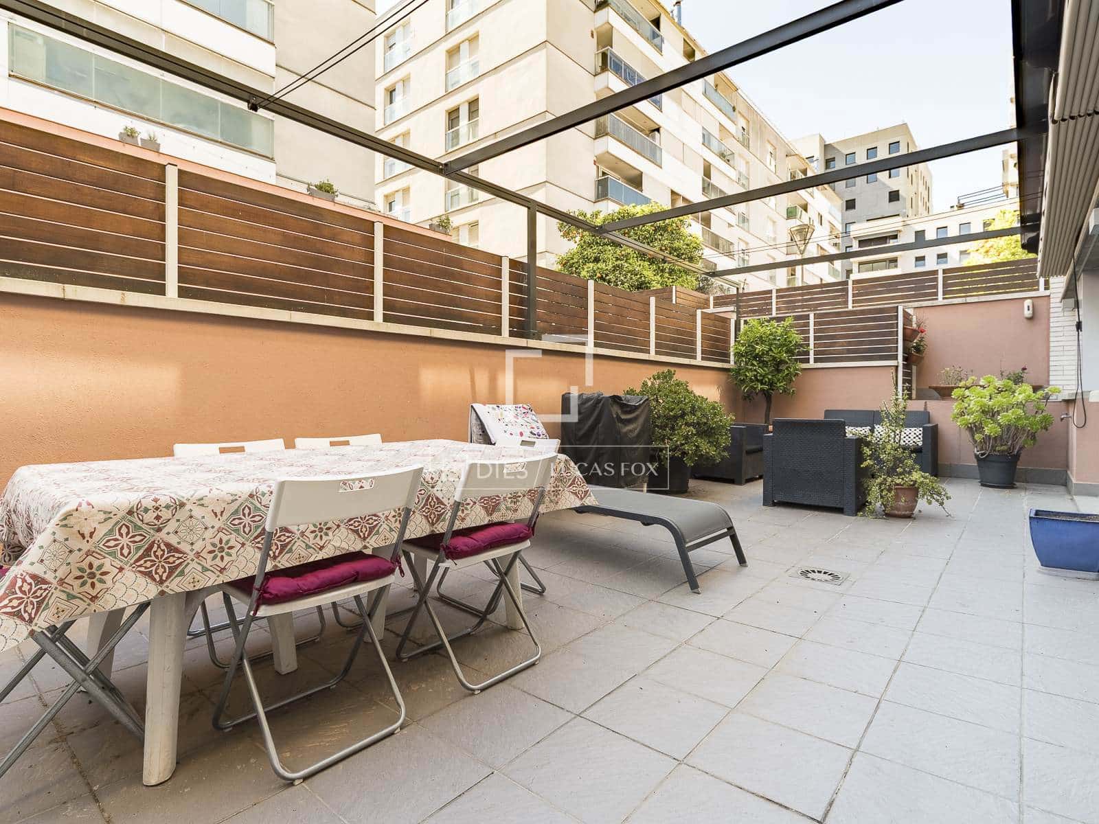 3 sypialnia Apartament na sprzedaż w Miasto Barcelona z basenem garażem - 675 000 € (Ref: 9793639)
