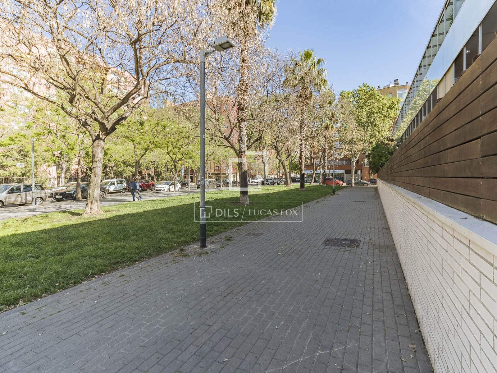 3 sypialnia Apartament na sprzedaż w Miasto Barcelona z basenem garażem - 675 000 € (Ref: 9793639)