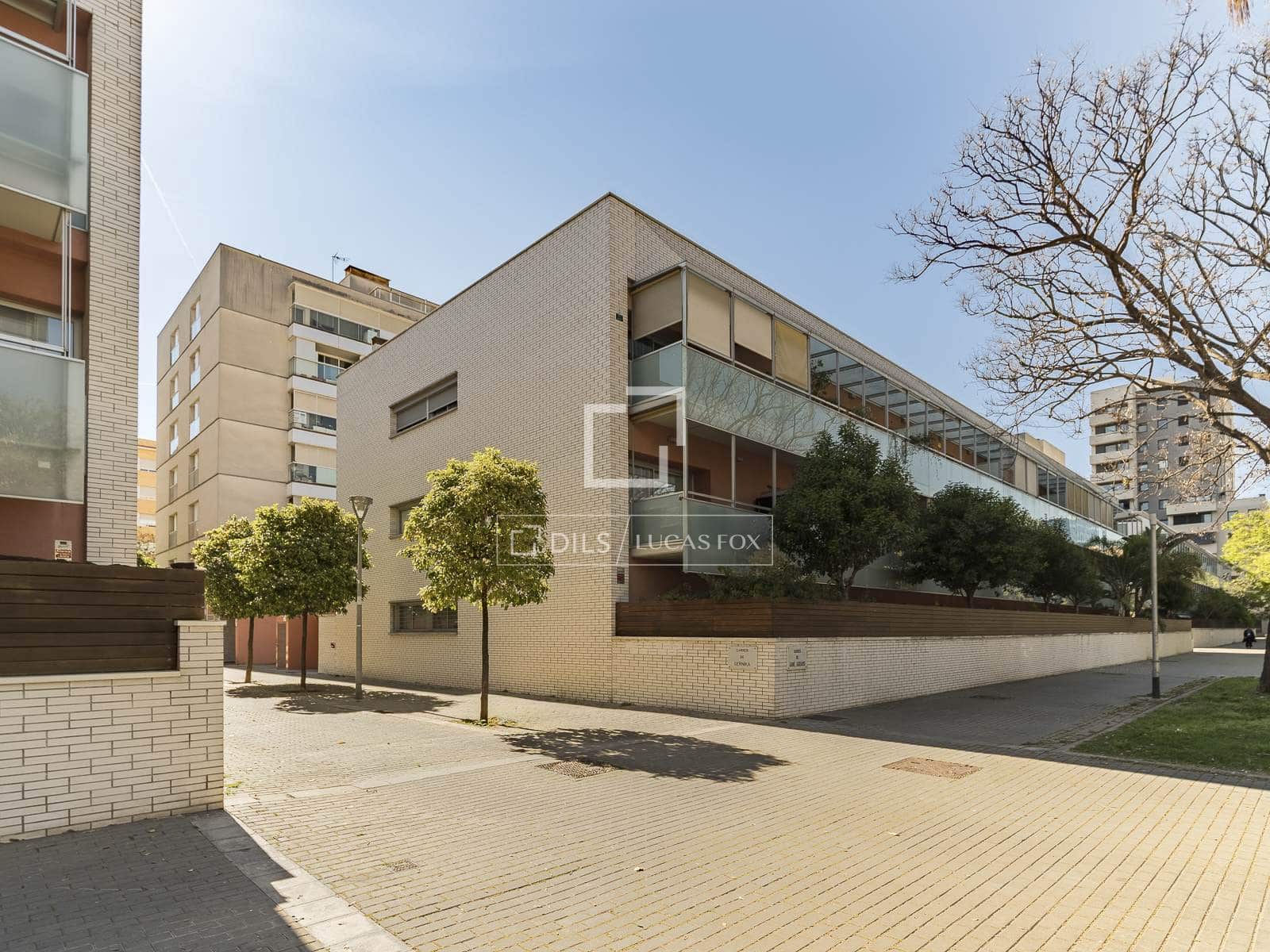 3 sypialnia Apartament na sprzedaż w Miasto Barcelona z basenem garażem - 675 000 € (Ref: 9793639)