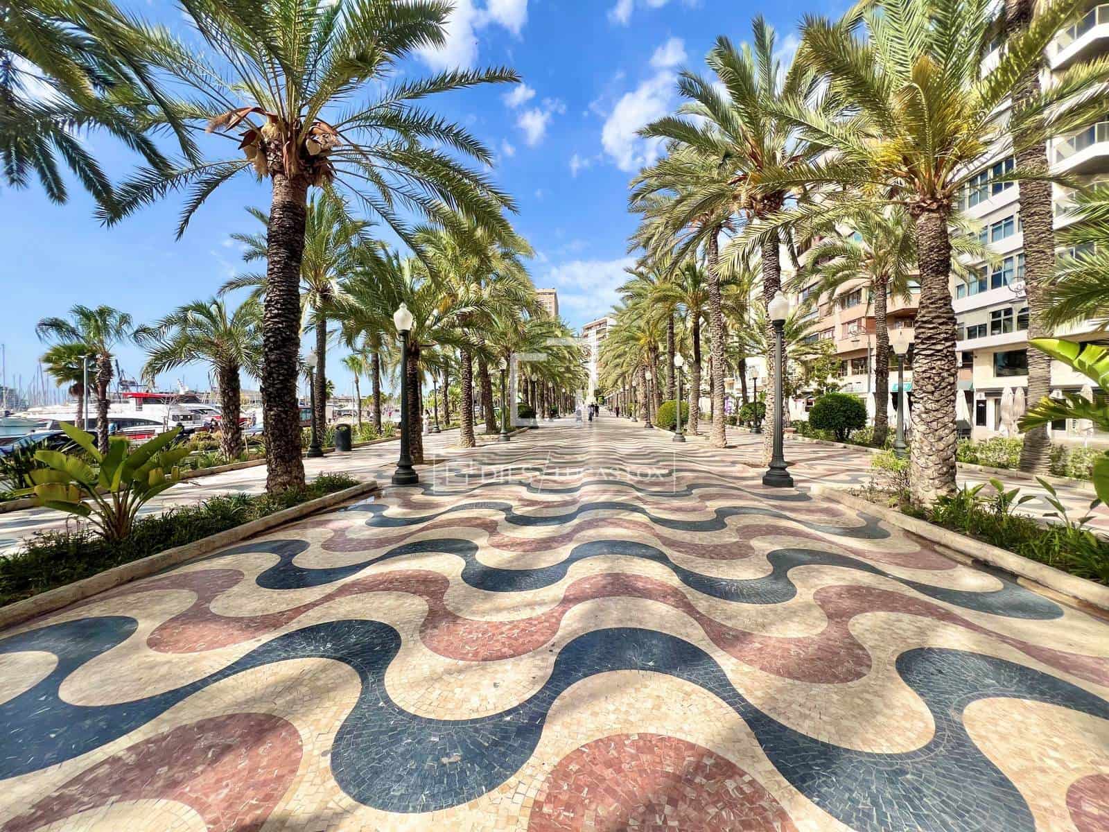 1 slaapkamer Appartement te koop in Alicante stad met zwembad - € 179.000 (Ref: 9793641)