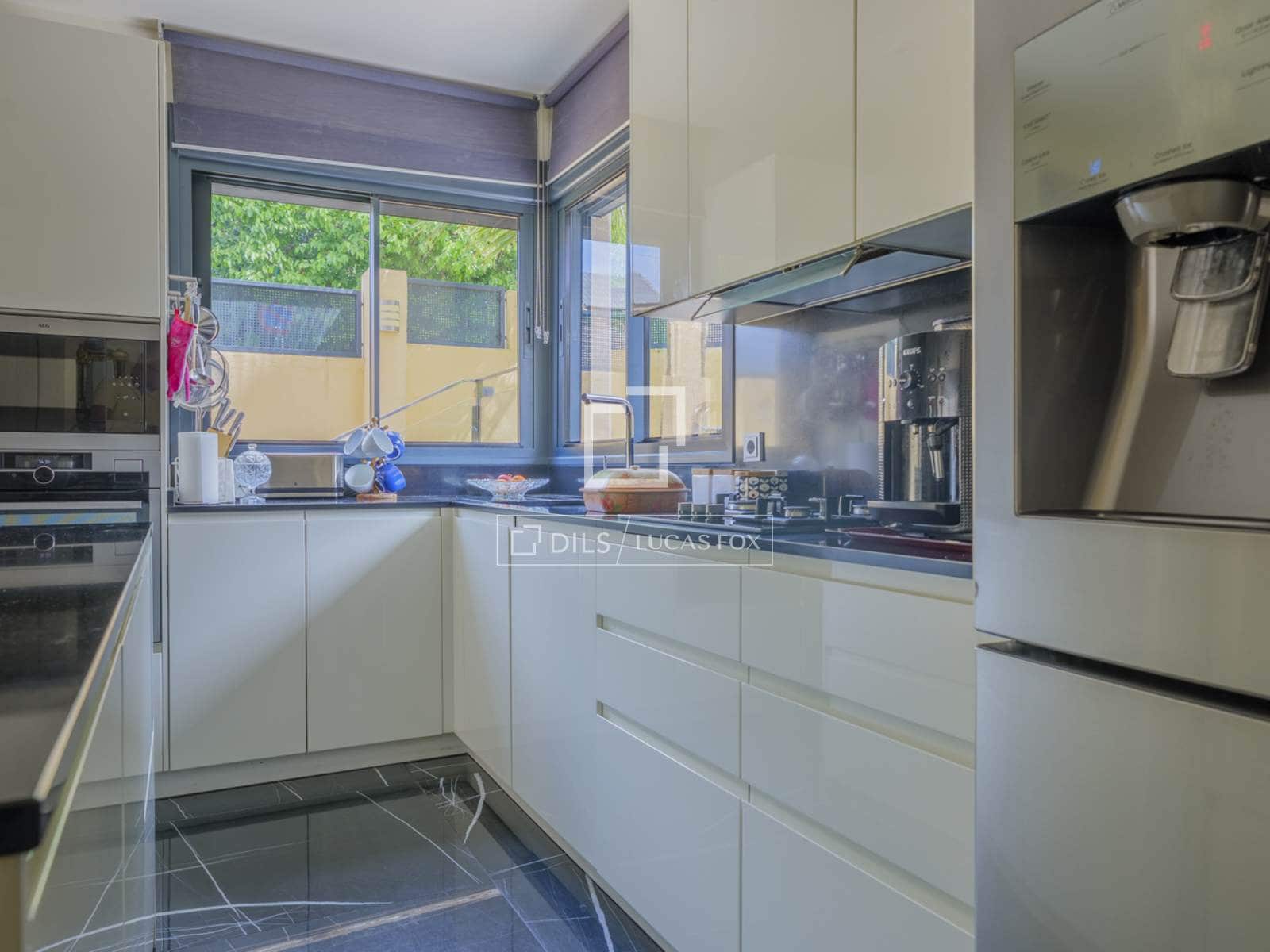 5 Zimmer Villa zu verkaufen in Pozuelo de Alarcon mit Pool Garage - 1.525.000 € (Ref: 9793643)