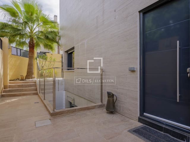 5 makuuhuone Huvila myytävänä paikassa Pozuelo de Alarcón mukana uima-altaan 
autotalli - 1 525 000 € (Ref: 9793643)