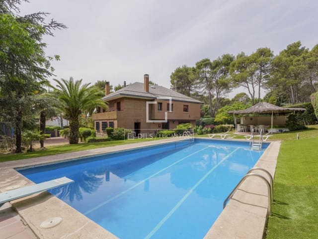 6 soverom Villa til salgs i Boadilla del Monte med svømmebasseng garasje - € 2 100 000 (Ref: 9795236)