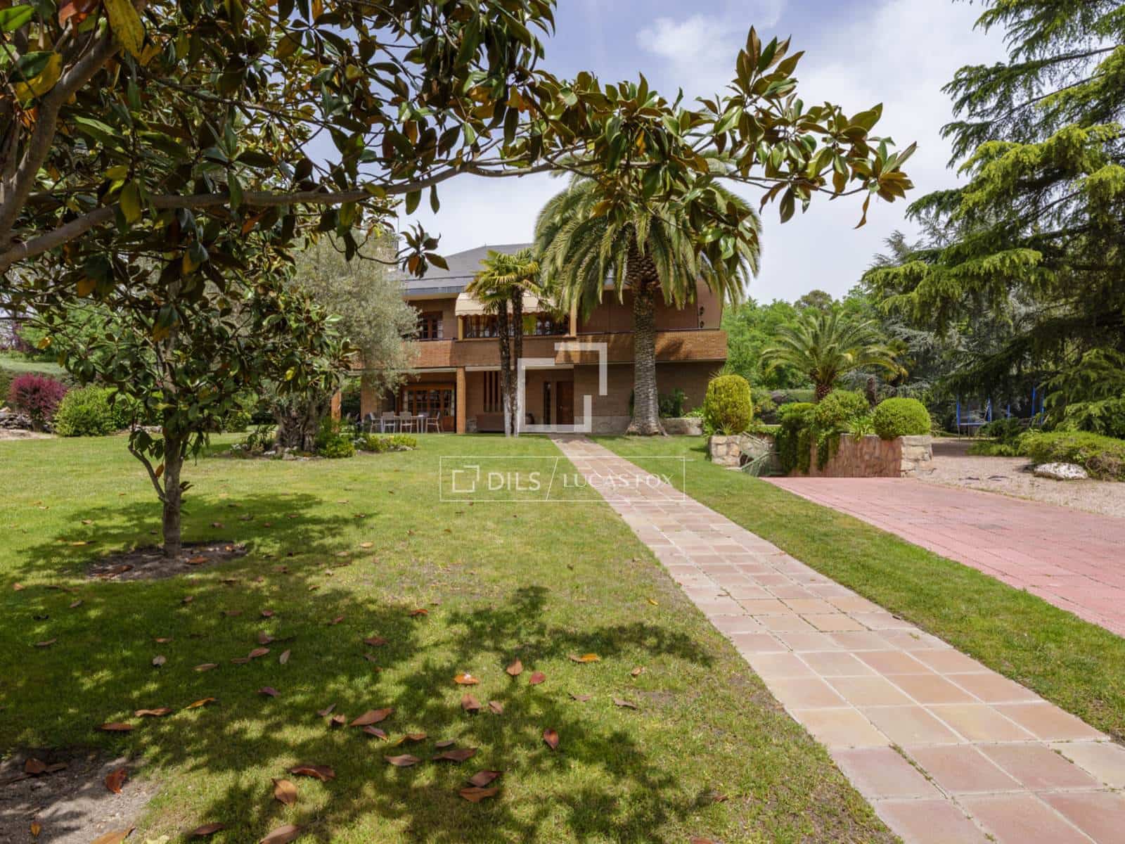 6 soverom Villa til salgs i Boadilla del Monte med svømmebasseng garasje - € 2 100 000 (Ref: 9795236)