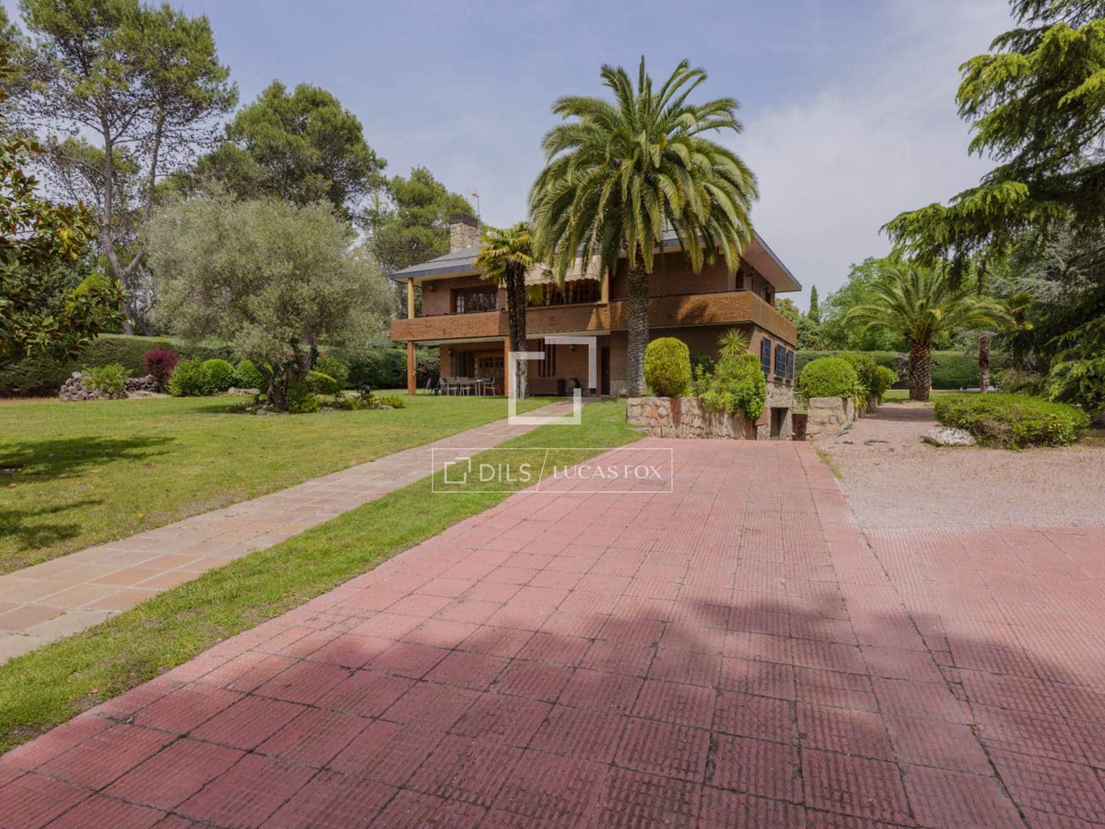 6 soverom Villa til salgs i Boadilla del Monte med svømmebasseng garasje - € 2 100 000 (Ref: 9795236)