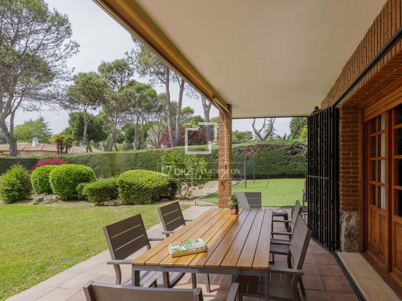 6 soverom Villa til salgs i Boadilla del Monte med svømmebasseng garasje - € 2 100 000 (Ref: 9795236)