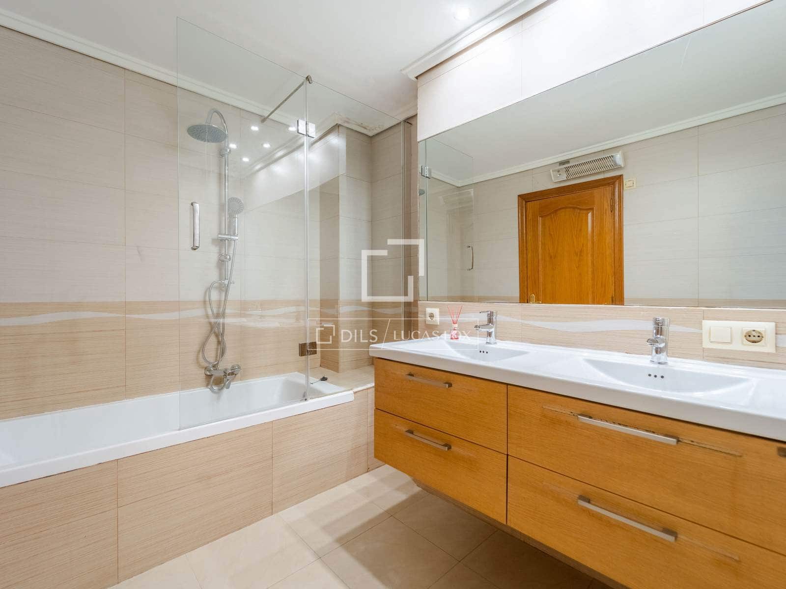 3 sovrum Lägenhet till salu i Valencia stad med garage - 340 000 € (Ref: 9795237)