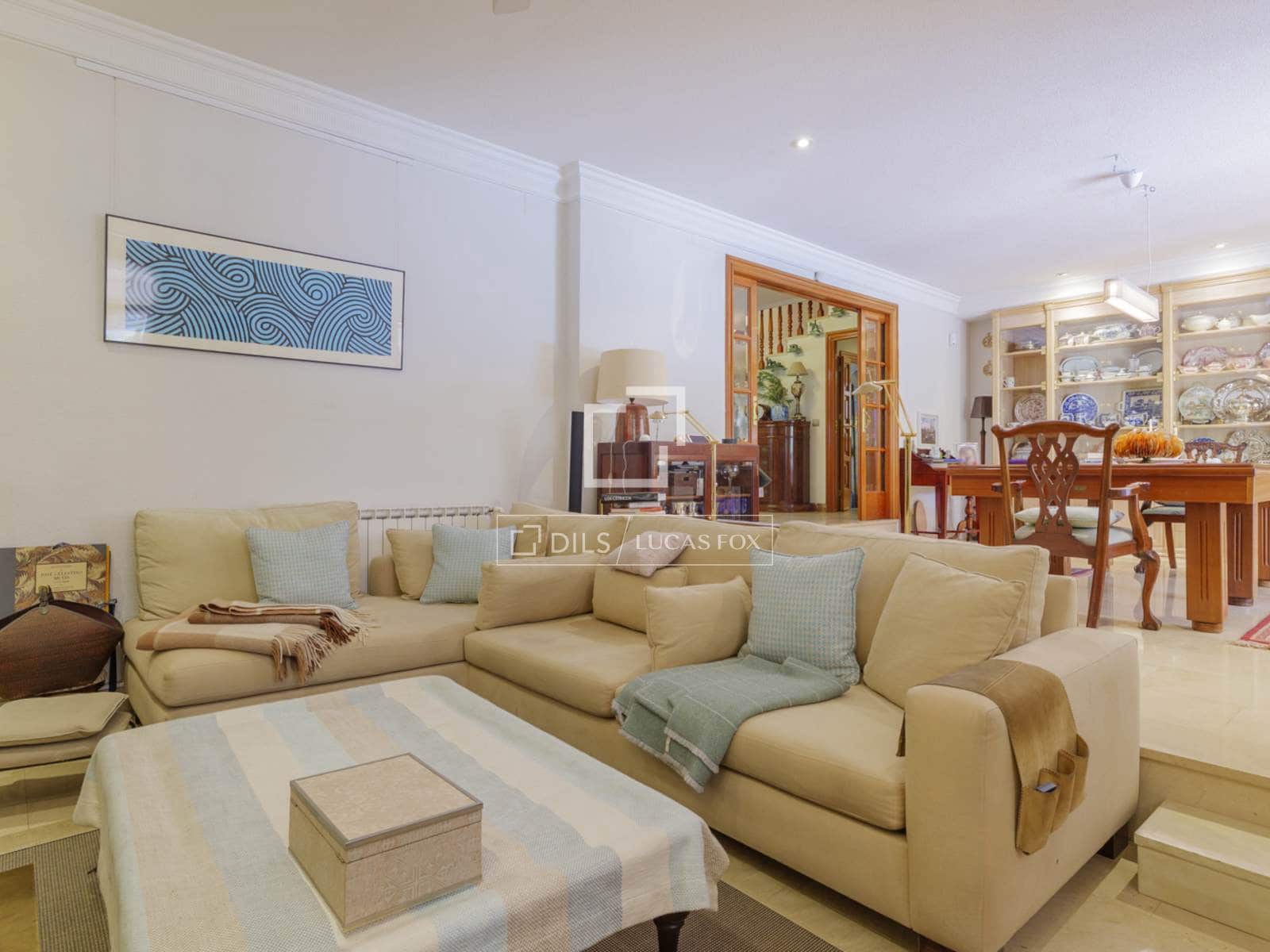 6 bedroom Villa for sale in Pozuelo de Alarcon with pool garage - € 1,650,000 (Ref: 9795238)