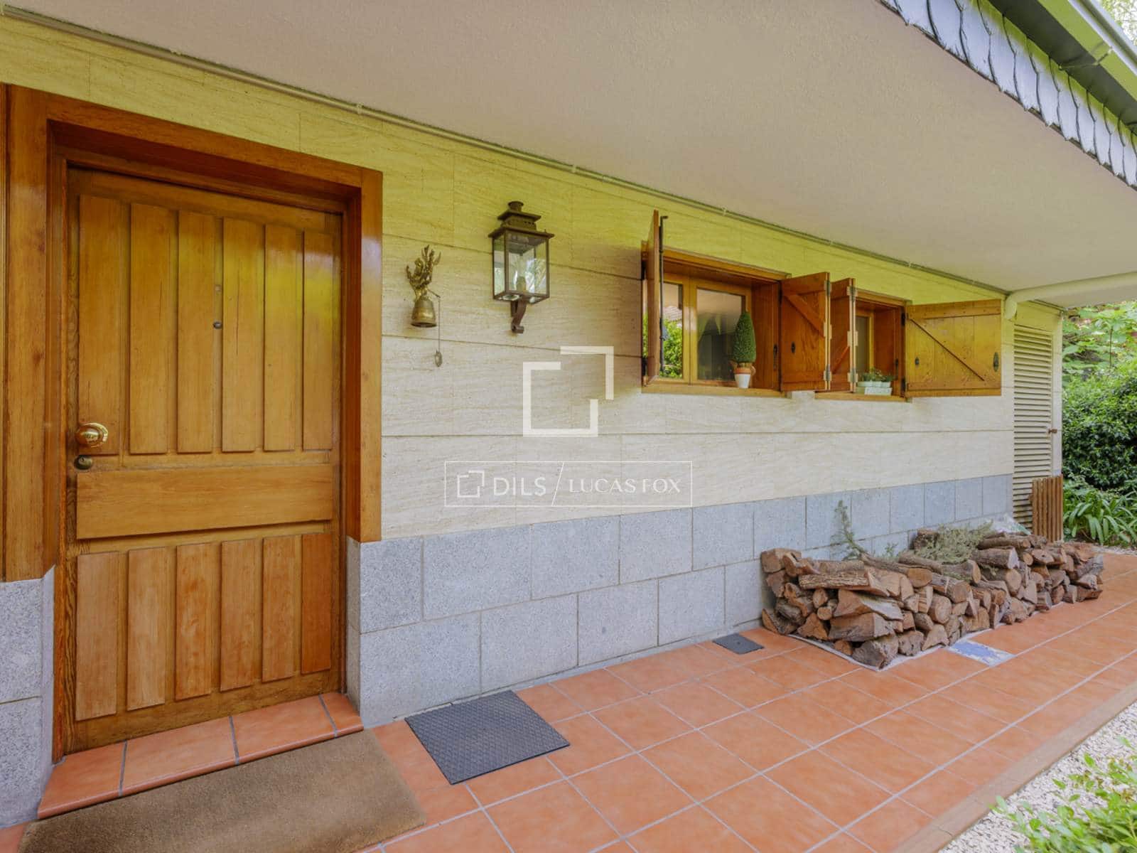 6 bedroom Villa for sale in Pozuelo de Alarcon with pool garage - € 1,650,000 (Ref: 9795238)