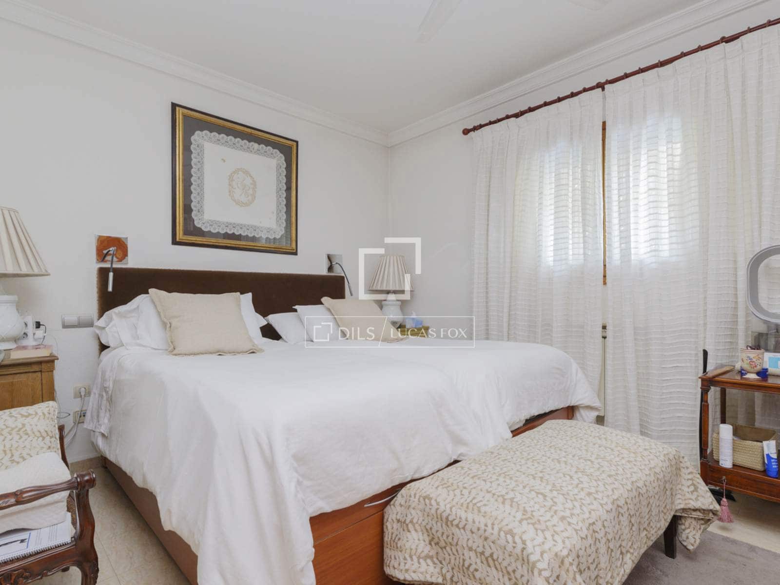 6 bedroom Villa for sale in Pozuelo de Alarcon with pool garage - € 1,650,000 (Ref: 9795238)