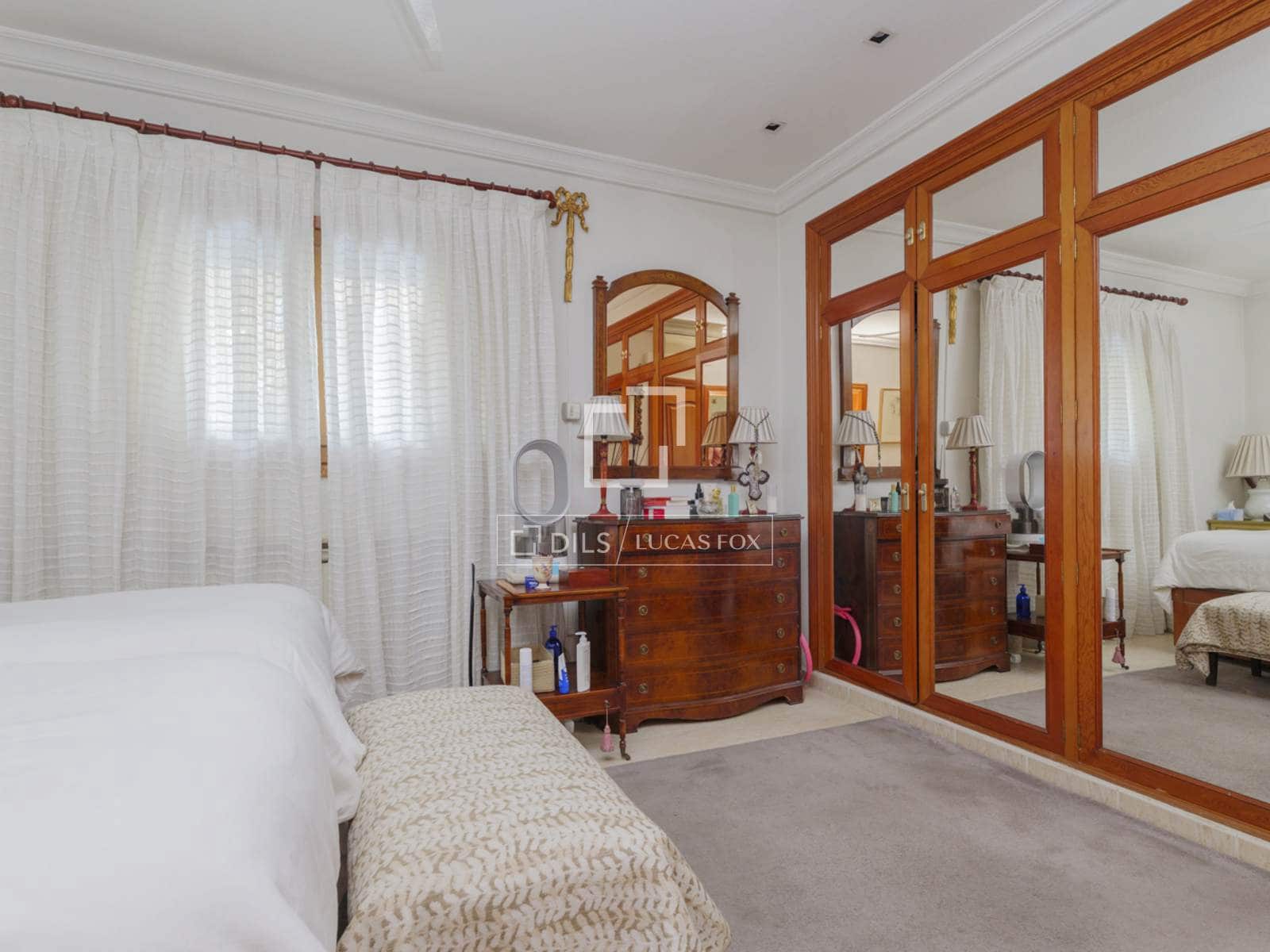 6 bedroom Villa for sale in Pozuelo de Alarcon with pool garage - € 1,650,000 (Ref: 9795238)