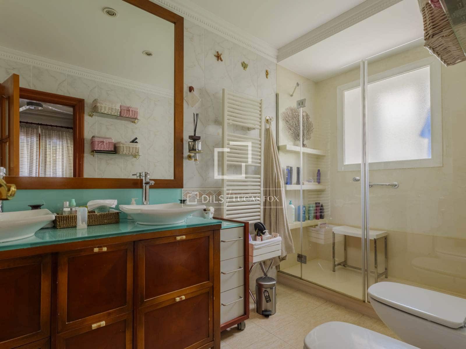 6 bedroom Villa for sale in Pozuelo de Alarcon with pool garage - € 1,650,000 (Ref: 9795238)