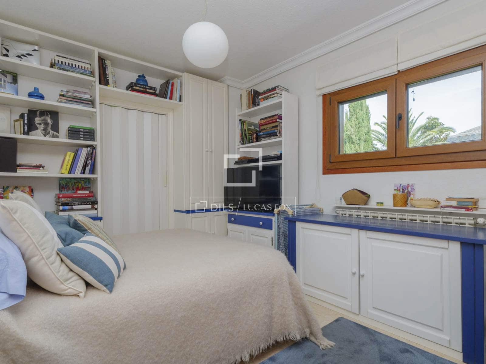 6 bedroom Villa for sale in Pozuelo de Alarcon with pool garage - € 1,650,000 (Ref: 9795238)