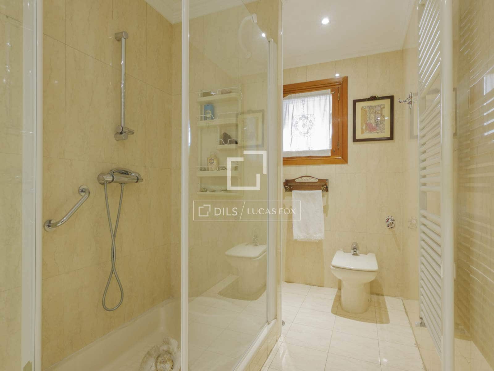 6 bedroom Villa for sale in Pozuelo de Alarcon with pool garage - € 1,650,000 (Ref: 9795238)