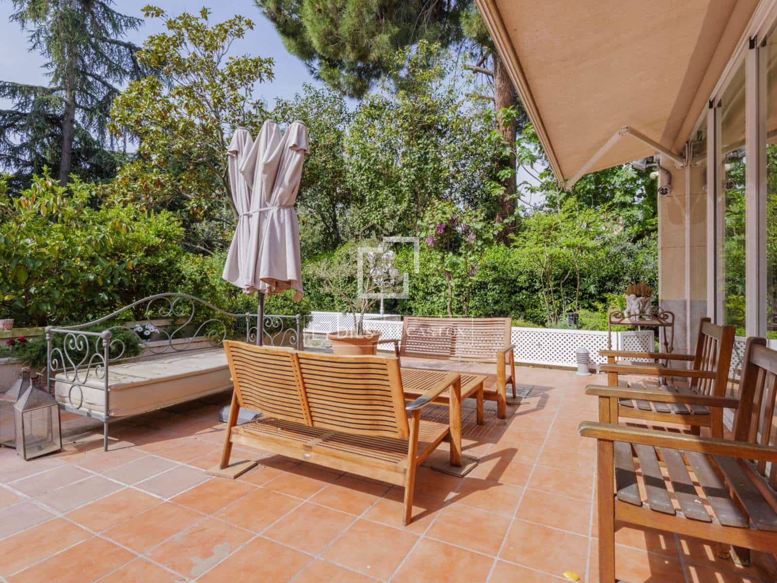 6 bedroom Villa for sale in Pozuelo de Alarcon with pool garage - € 1,650,000 (Ref: 9795238)