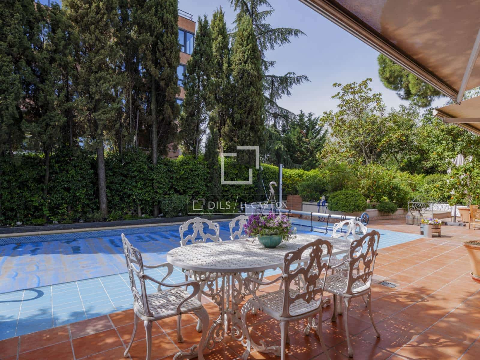 6 bedroom Villa for sale in Pozuelo de Alarcon with pool garage - € 1,650,000 (Ref: 9795238)