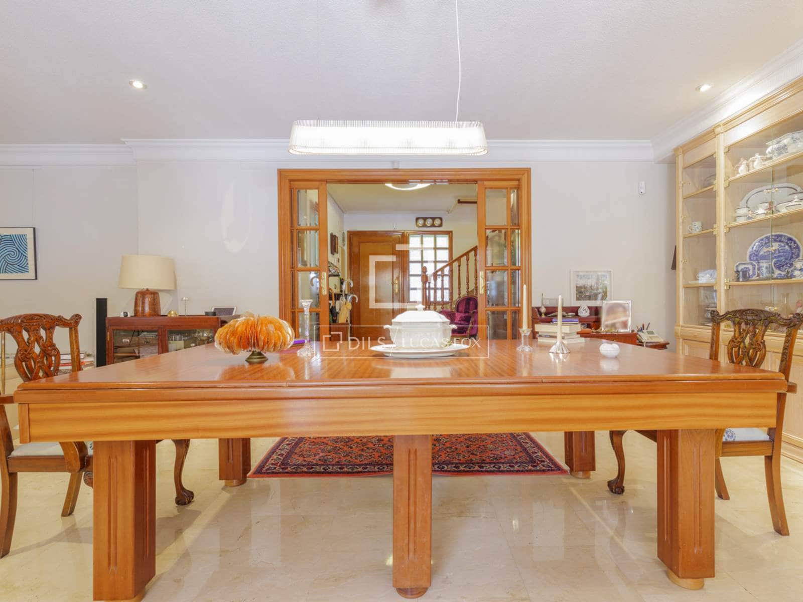 6 bedroom Villa for sale in Pozuelo de Alarcon with pool garage - € 1,650,000 (Ref: 9795238)