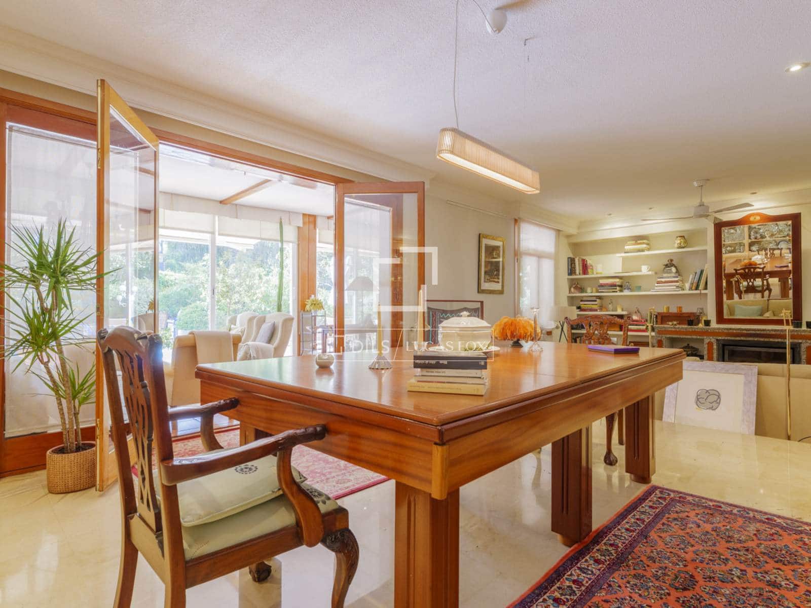 6 bedroom Villa for sale in Pozuelo de Alarcon with pool garage - € 1,650,000 (Ref: 9795238)