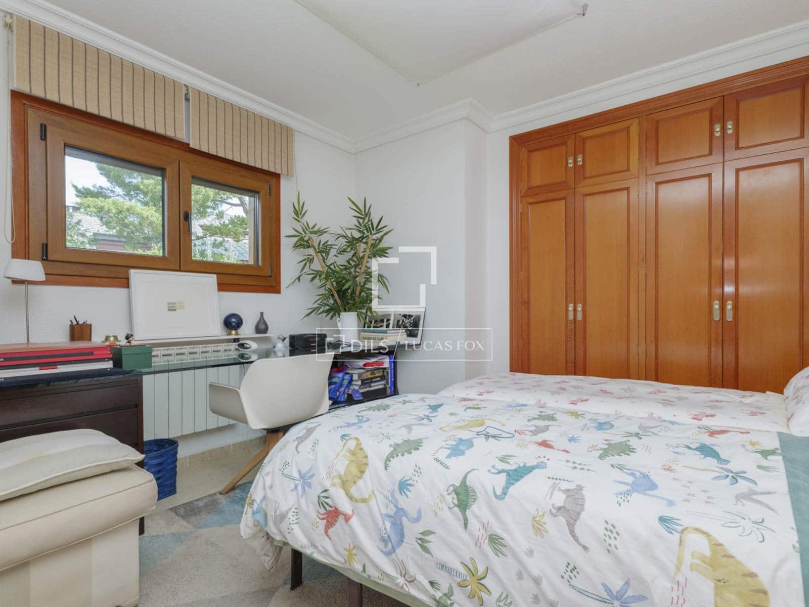 6 bedroom Villa for sale in Pozuelo de Alarcon with pool garage - € 1,650,000 (Ref: 9795238)