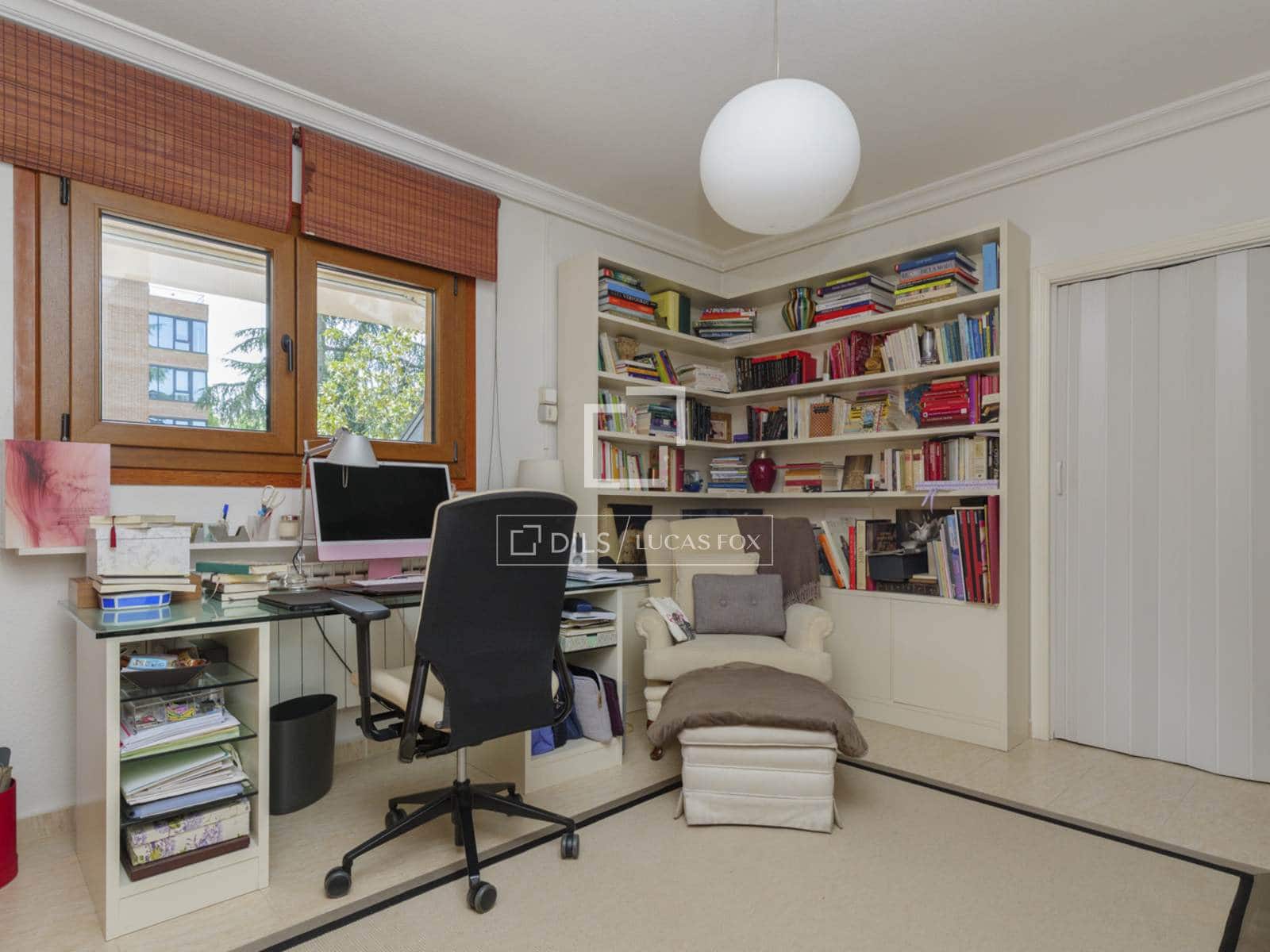 6 bedroom Villa for sale in Pozuelo de Alarcon with pool garage - € 1,650,000 (Ref: 9795238)