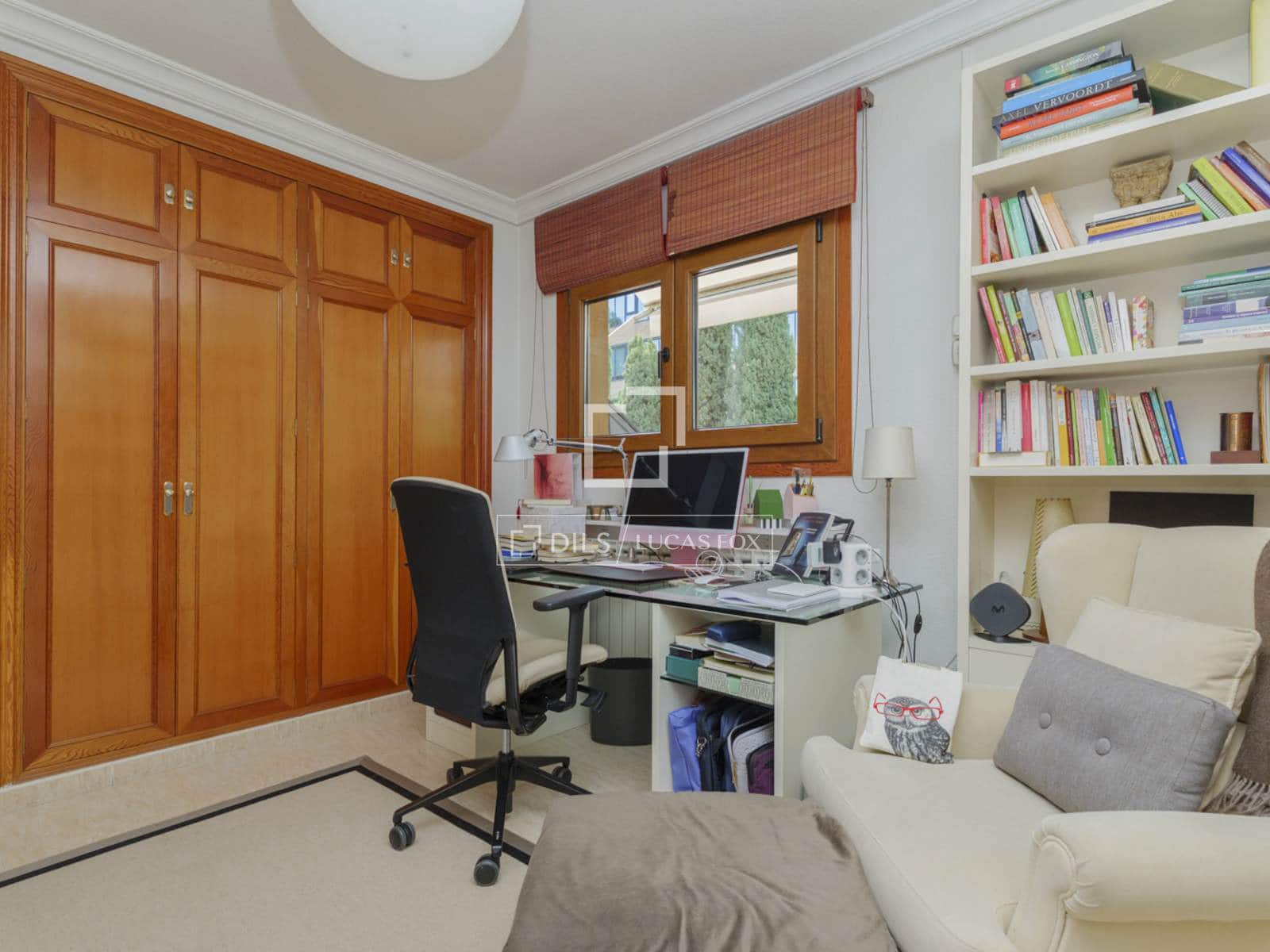 6 bedroom Villa for sale in Pozuelo de Alarcon with pool garage - € 1,650,000 (Ref: 9795238)