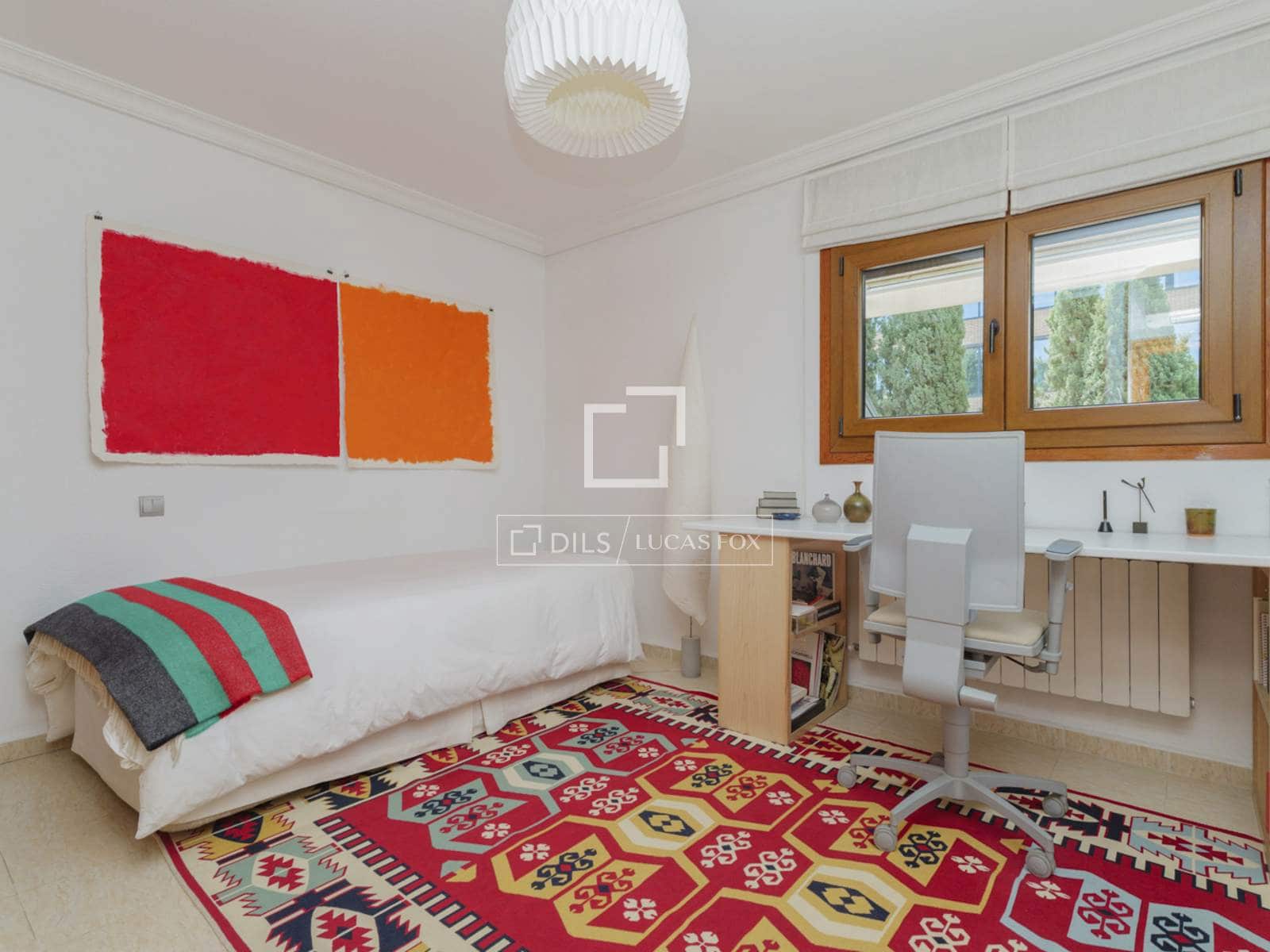 6 bedroom Villa for sale in Pozuelo de Alarcon with pool garage - € 1,650,000 (Ref: 9795238)