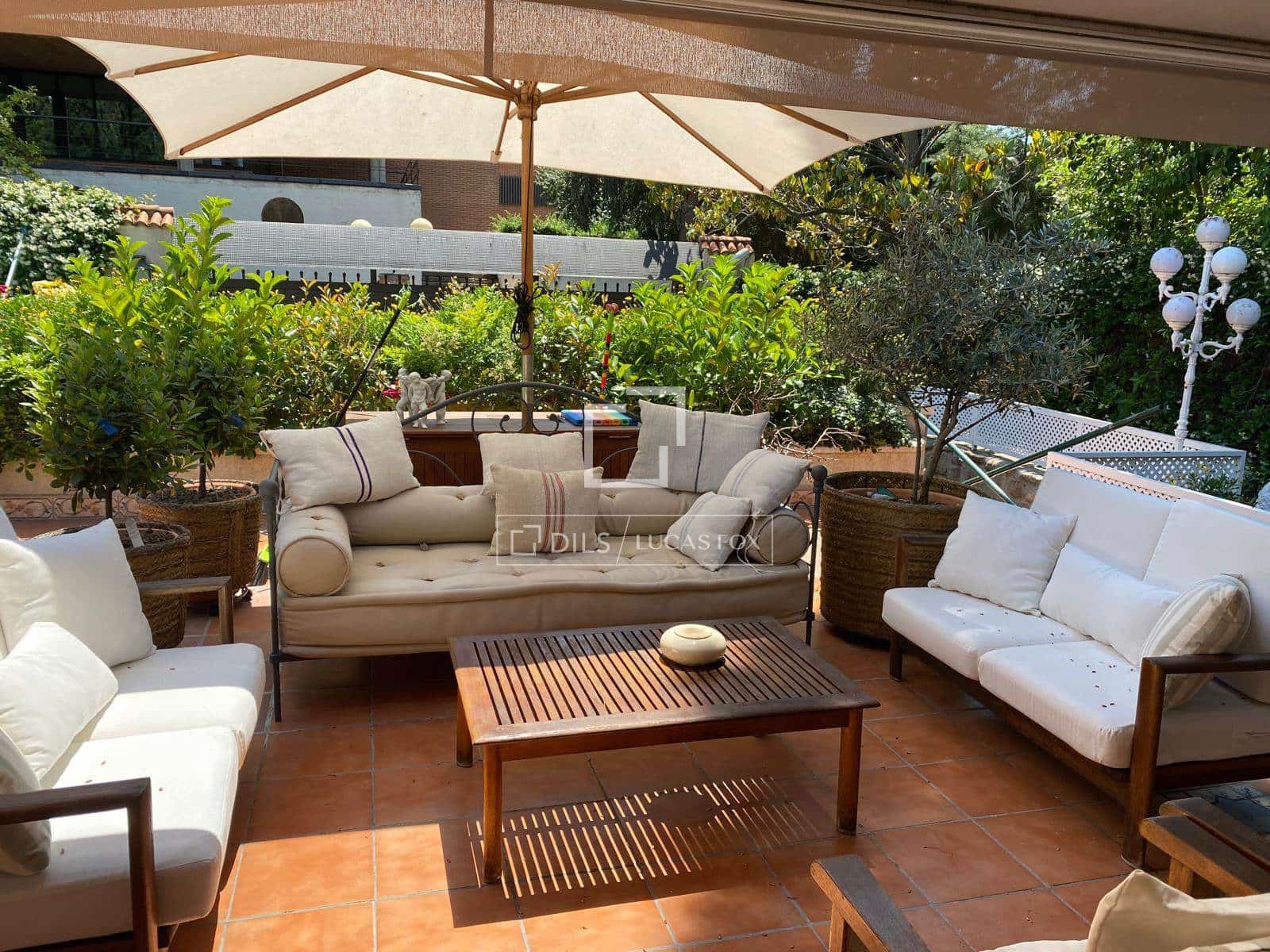 6 bedroom Villa for sale in Pozuelo de Alarcon with pool garage - € 1,650,000 (Ref: 9795238)