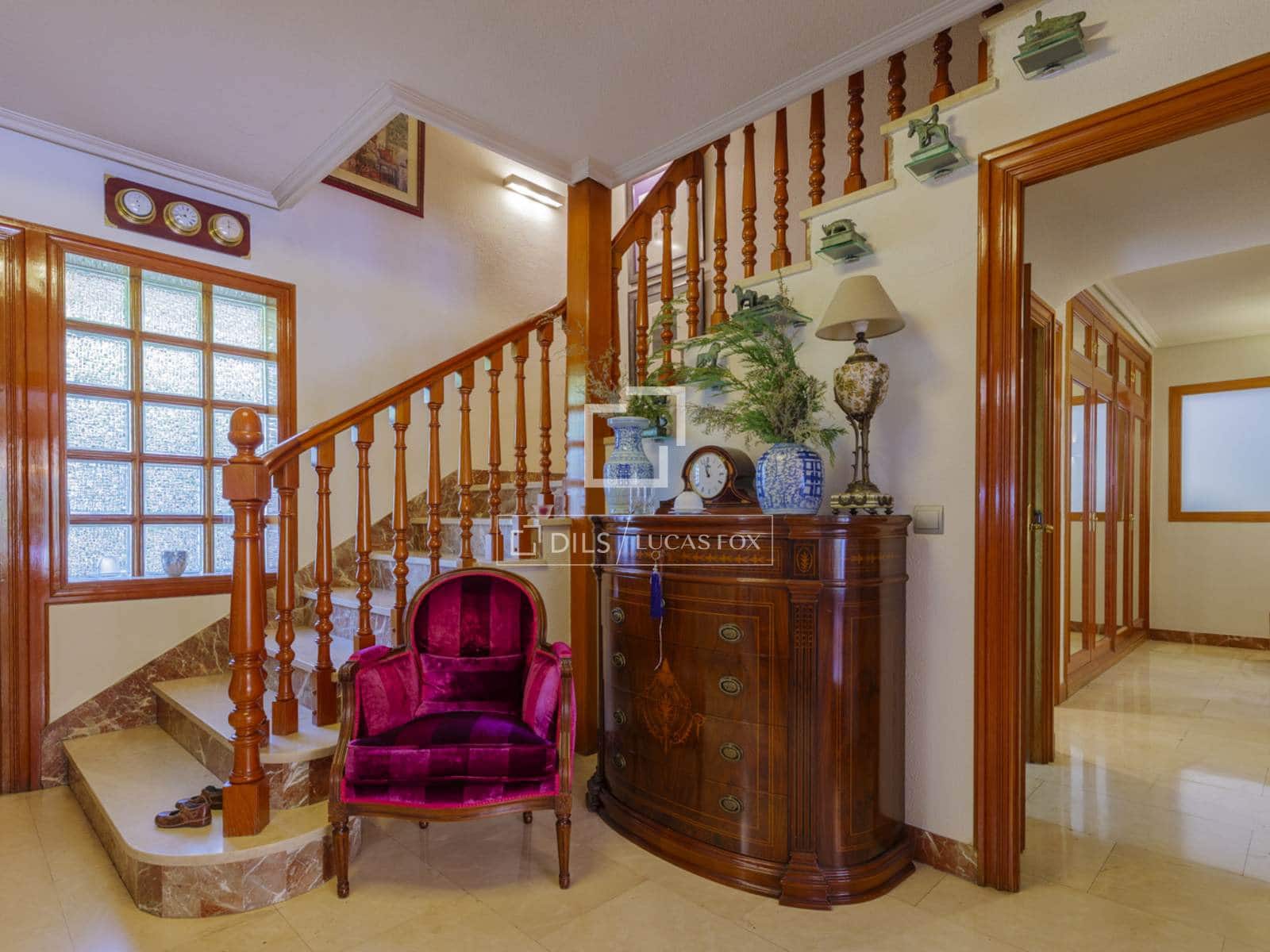 6 bedroom Villa for sale in Pozuelo de Alarcon with pool garage - € 1,650,000 (Ref: 9795238)