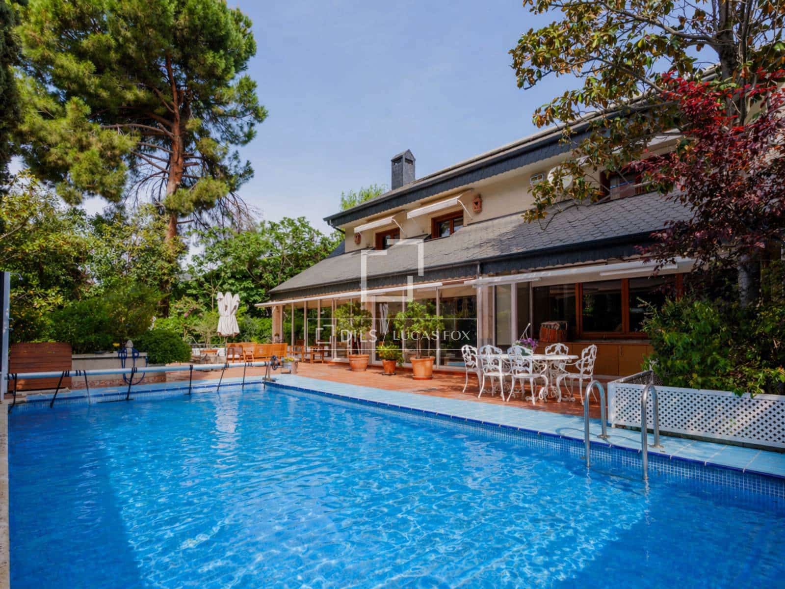 6 bedroom Villa for sale in Pozuelo de Alarcon with pool garage - € 1,650,000 (Ref: 9795238)