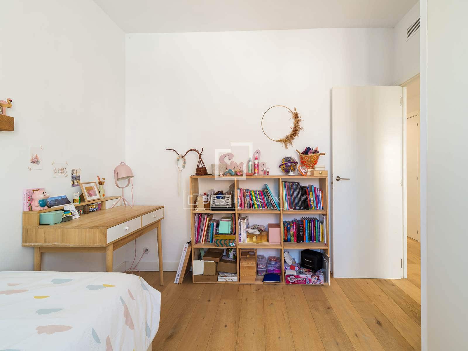 Ático de 3 habitaciones en Barcelona ciudad en venta - 795.000 € (Ref: 9795600)