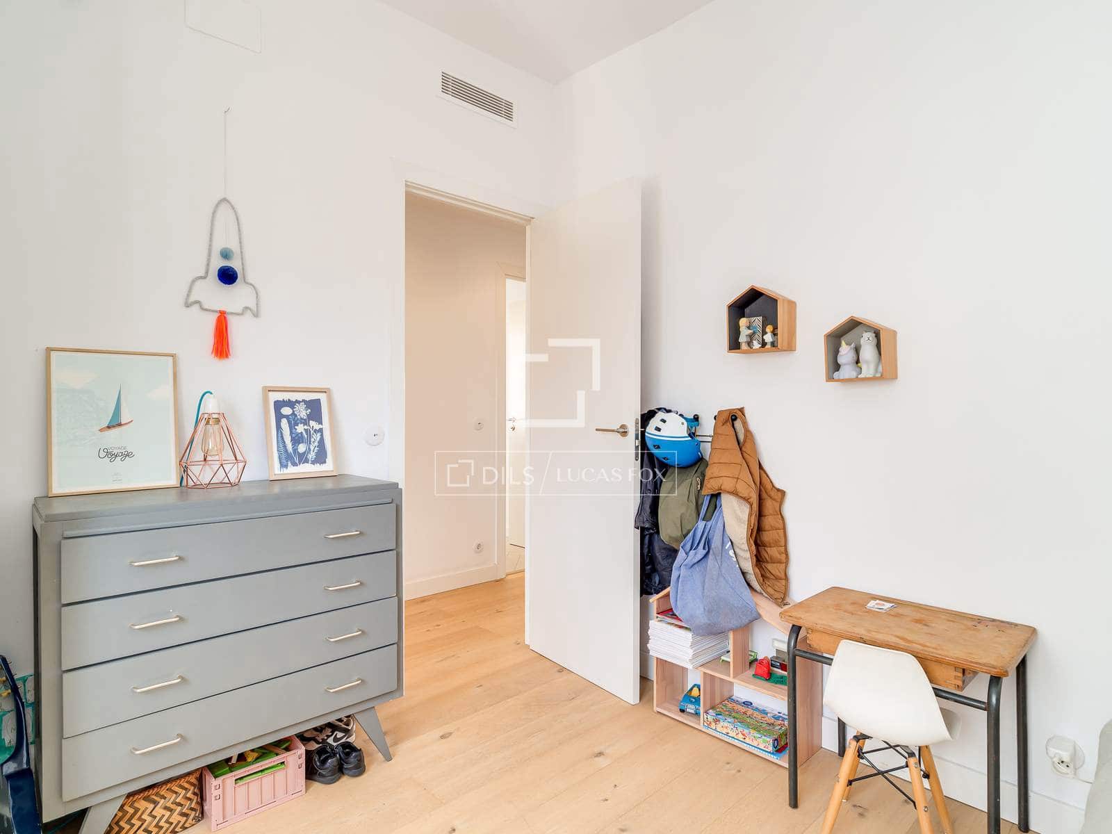 Ático de 3 habitaciones en Barcelona ciudad en venta - 795.000 € (Ref: 9795600)