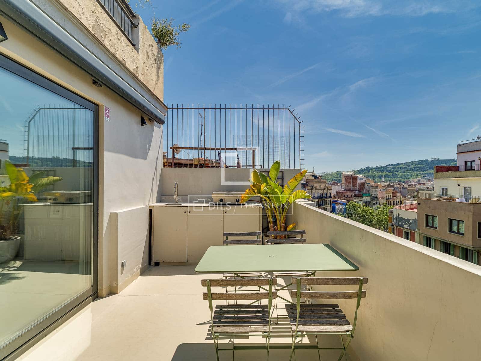 Ático de 3 habitaciones en Barcelona ciudad en venta - 795.000 € (Ref: 9795600)